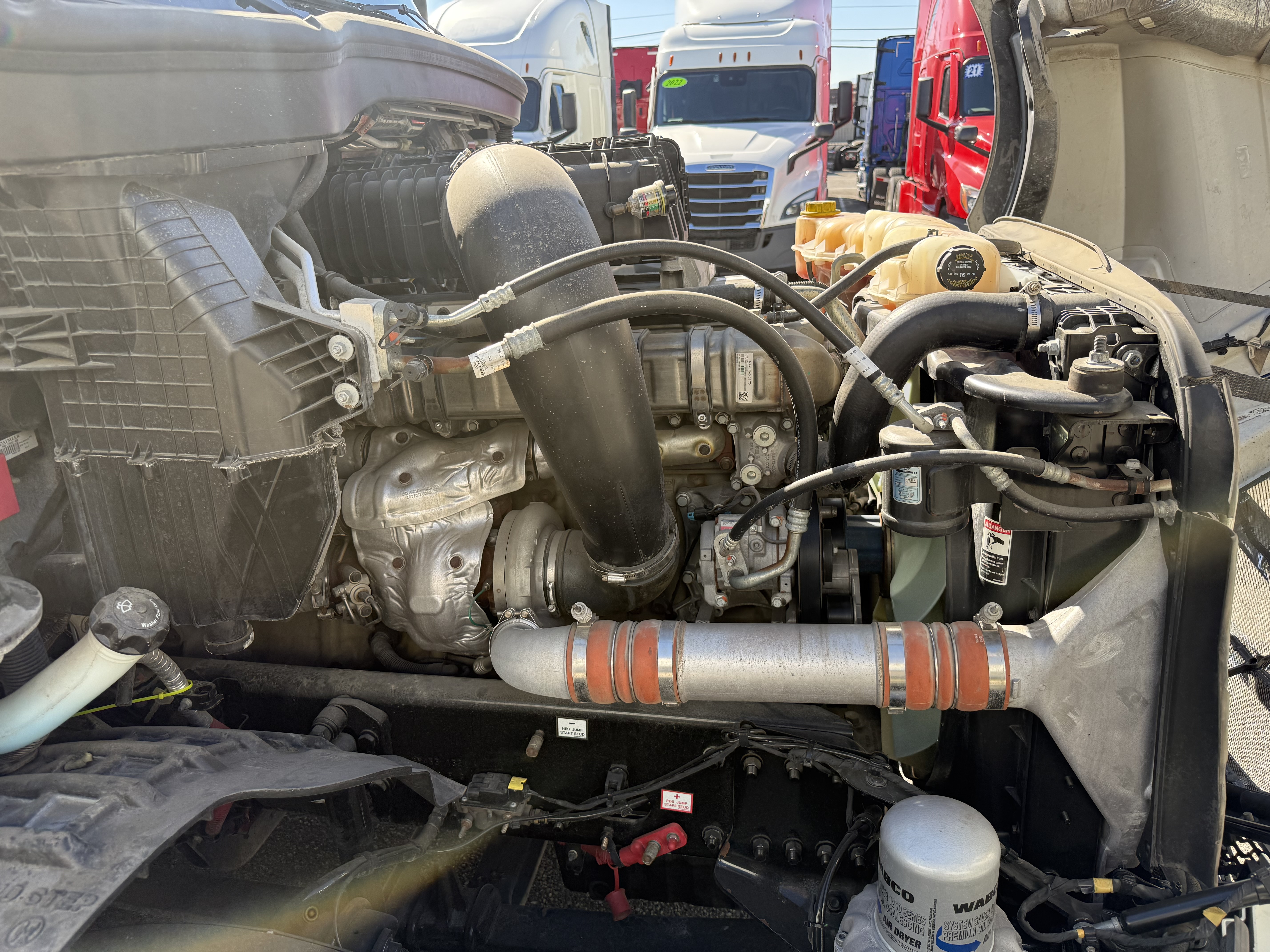 2019 FREIGHTLINER CASCADIA 126SLP - image 10