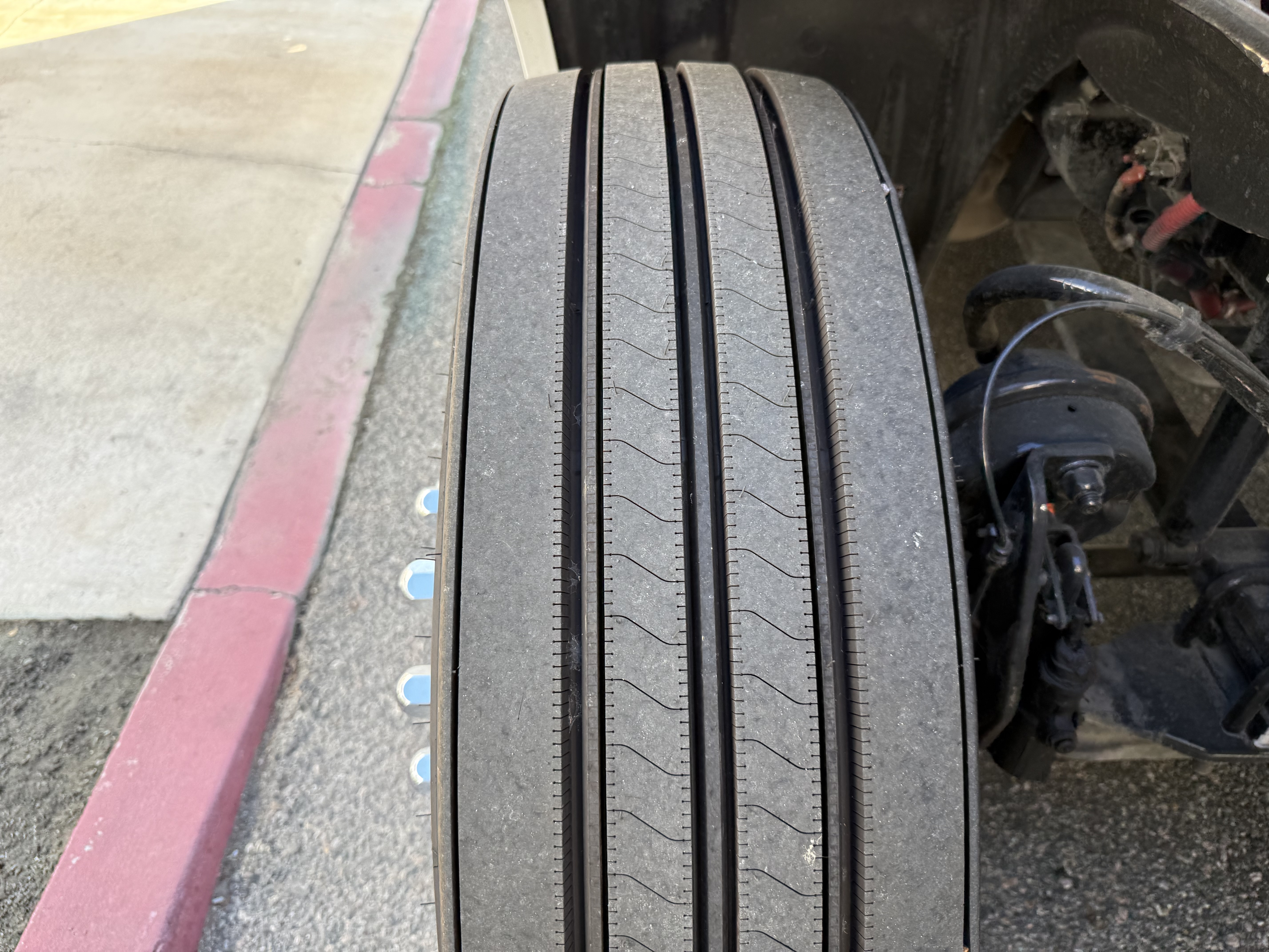 2019 FREIGHTLINER CASCADIA 126SLP - image 13