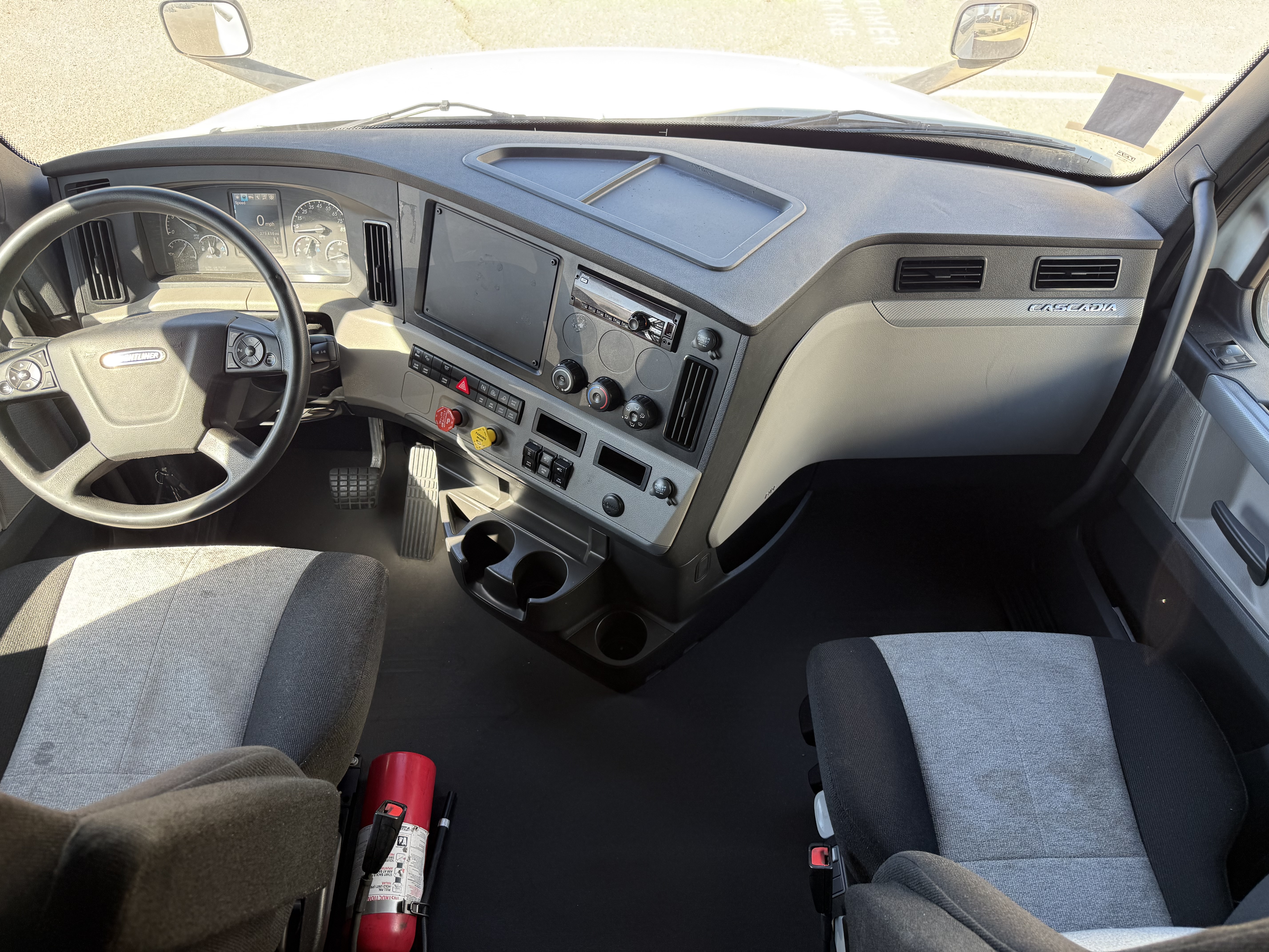 2019 FREIGHTLINER CASCADIA 126SLP - image 17