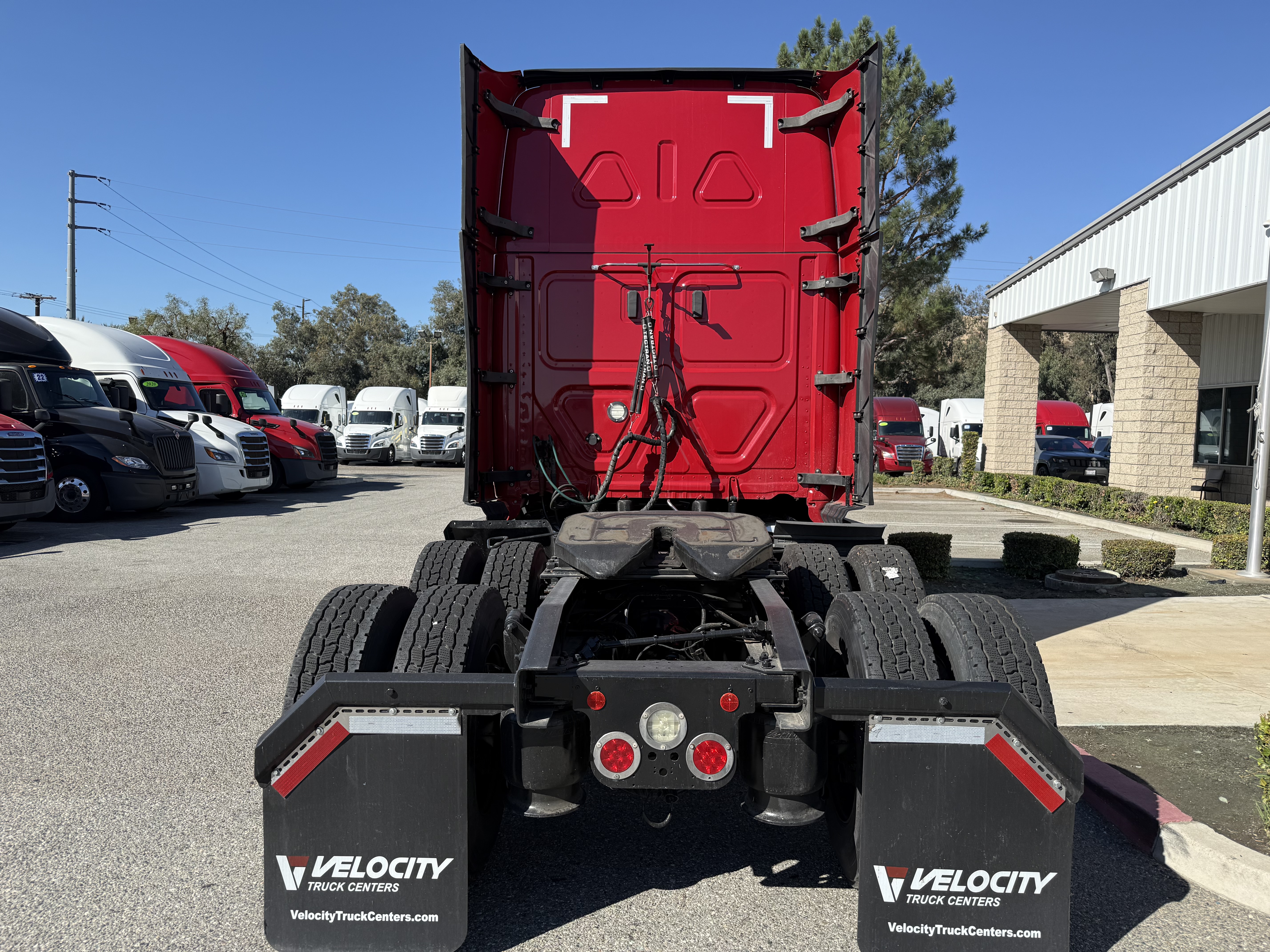 2020 FREIGHTLINER CASCADIA 126SLP - image 5