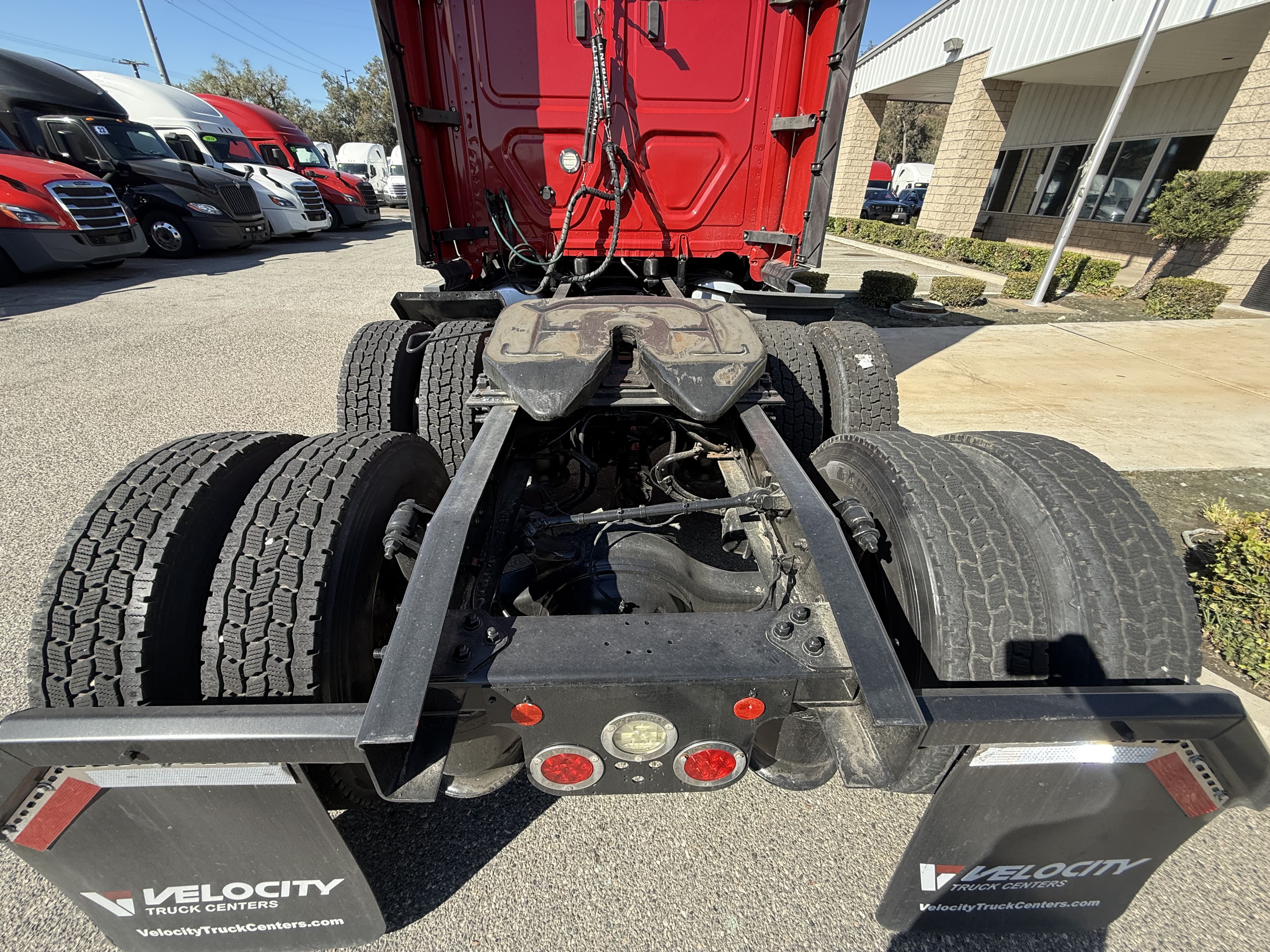 2020 FREIGHTLINER CASCADIA 126SLP - image 6