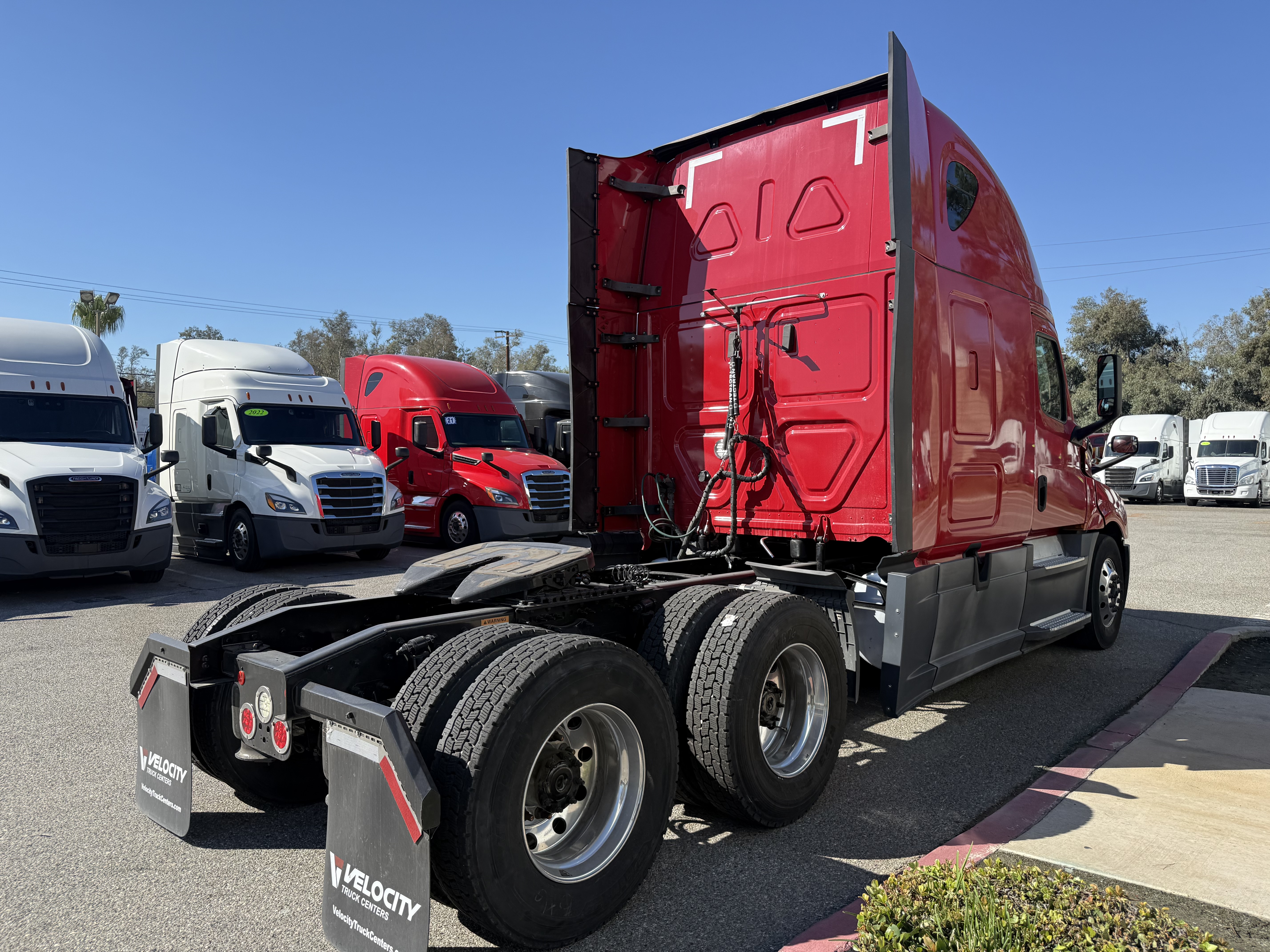 2020 FREIGHTLINER CASCADIA 126SLP - image 8