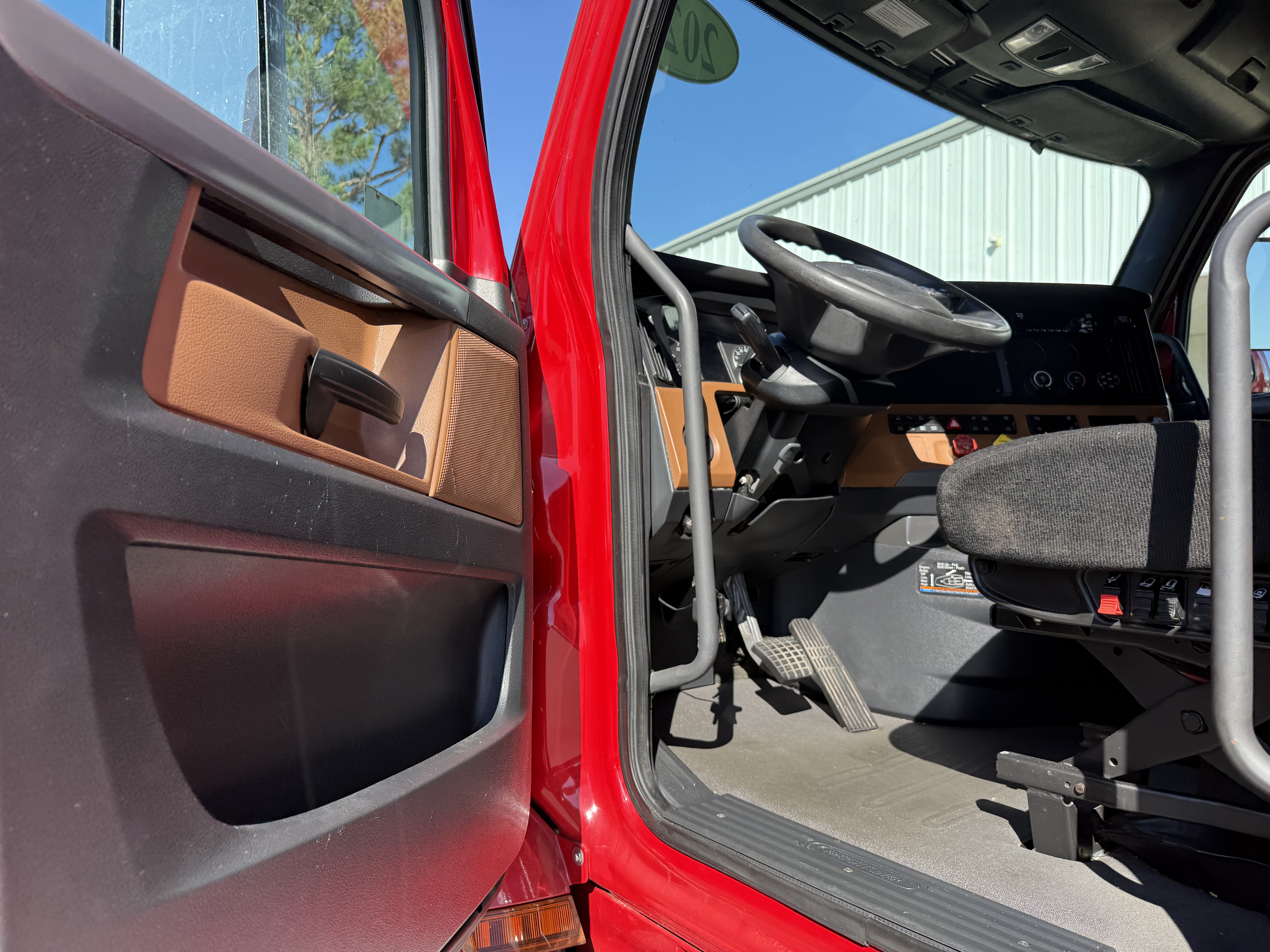 2020 FREIGHTLINER CASCADIA 126SLP - image 19