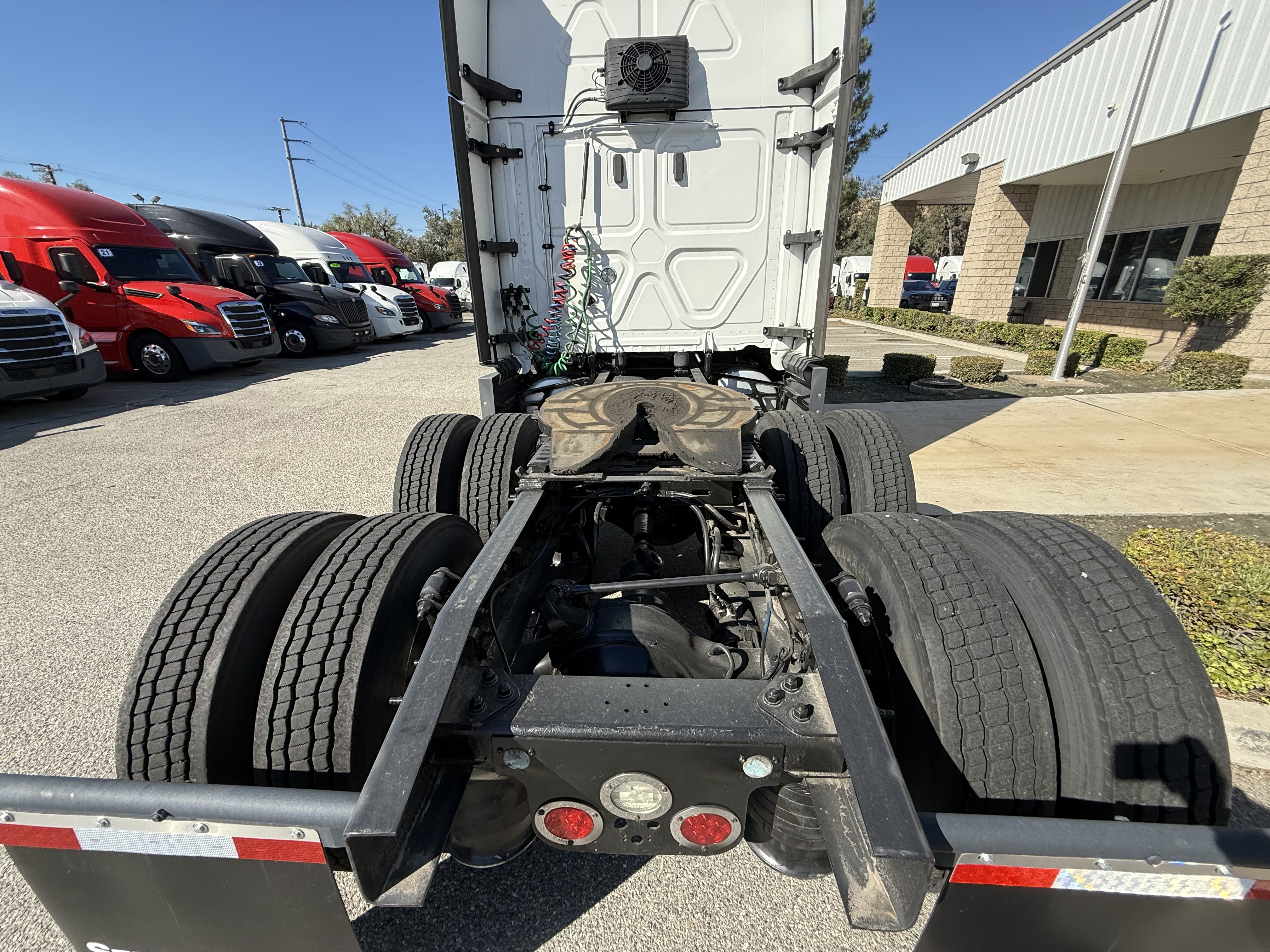 2021 FREIGHTLINER CASCADIA 126SLP - image 6