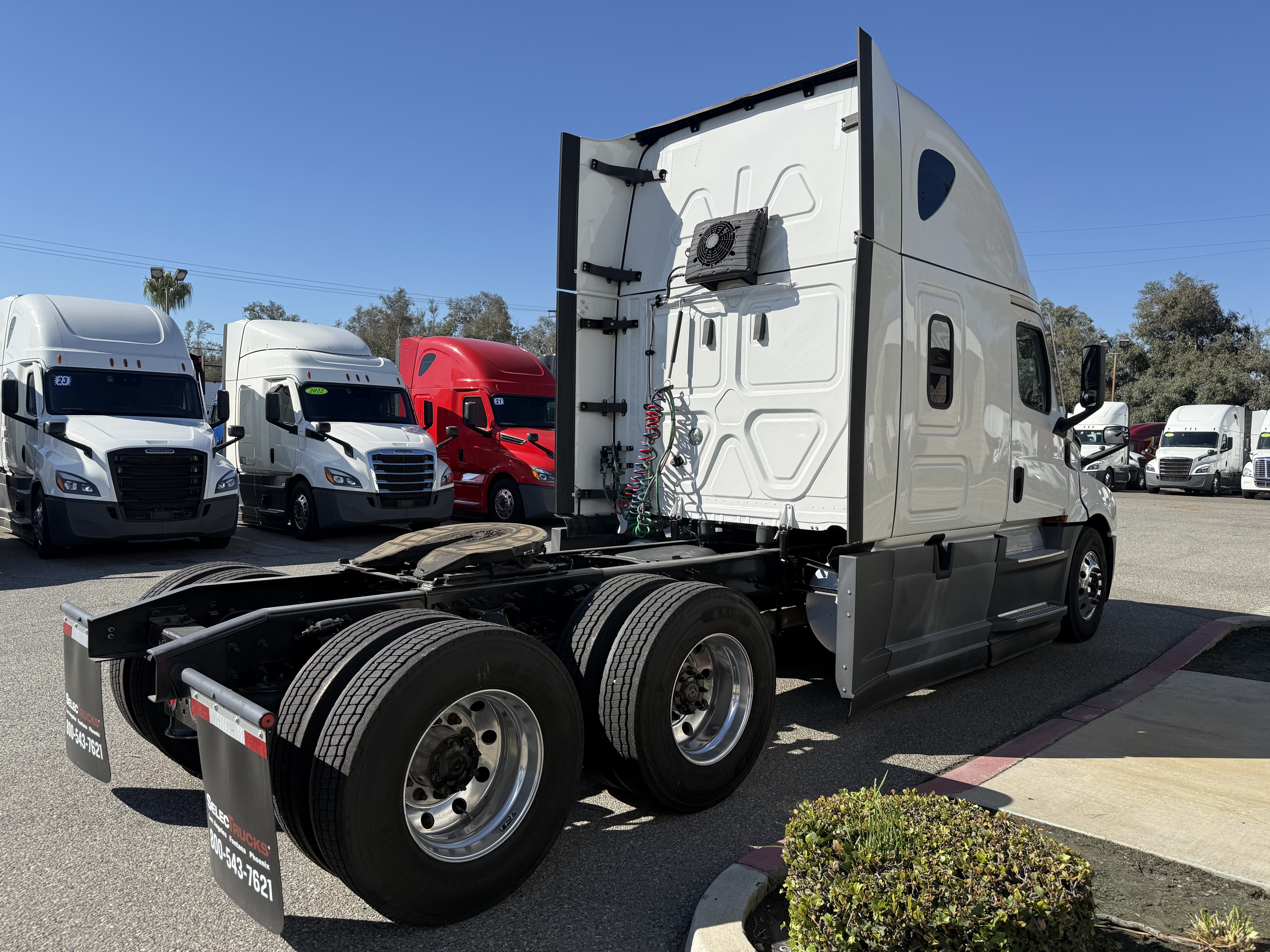 2021 FREIGHTLINER CASCADIA 126SLP - image 7