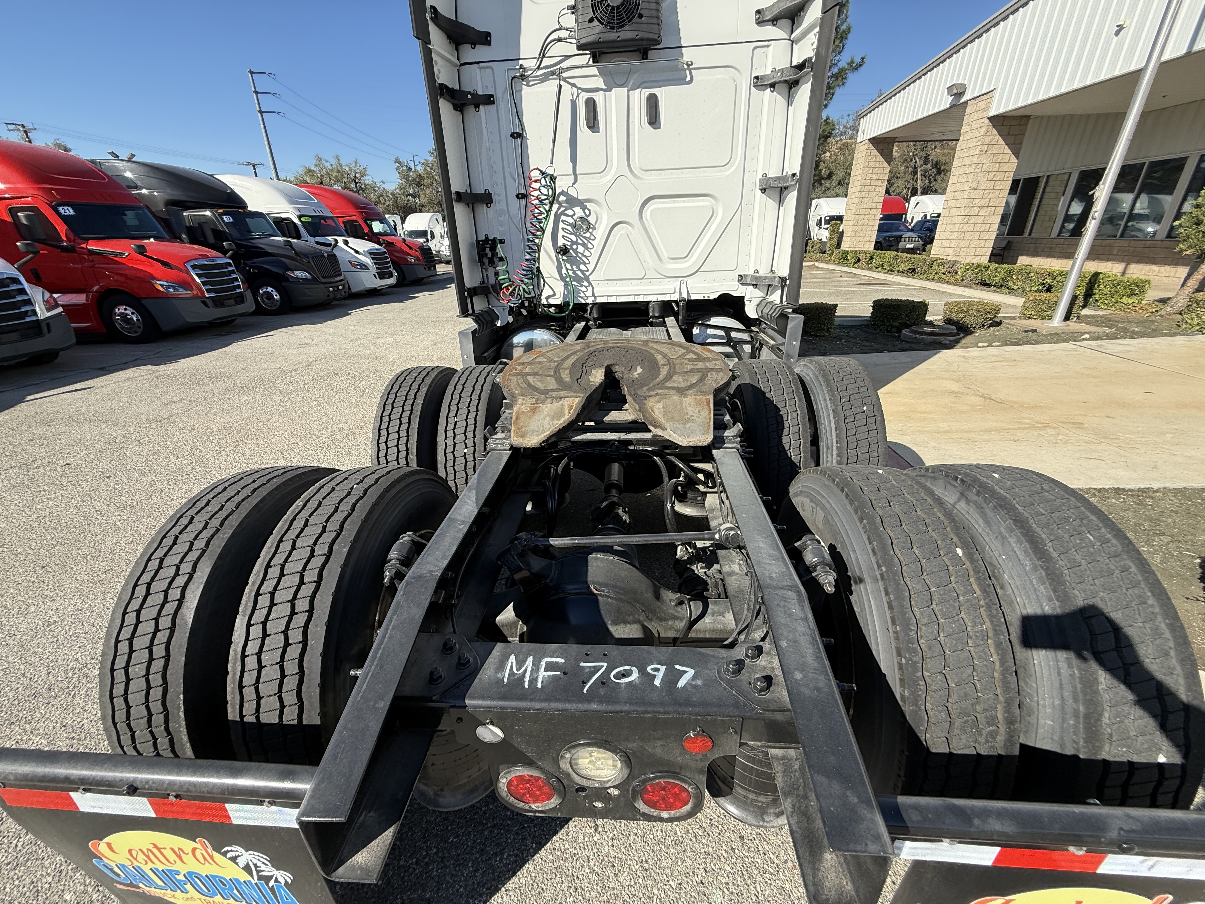 2021 FREIGHTLINER CASCADIA 126SLP - image 6
