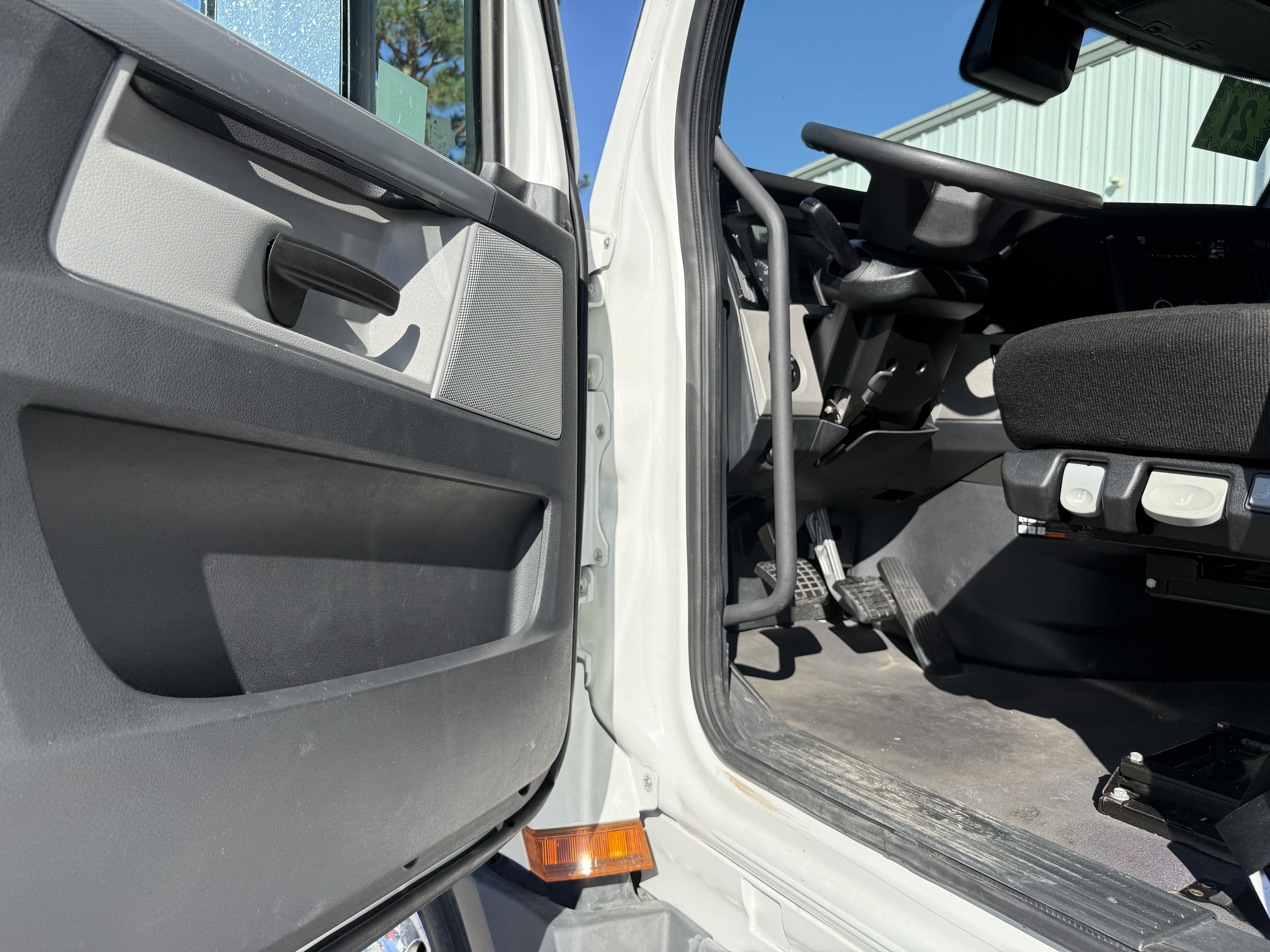 2021 FREIGHTLINER CASCADIA 126SLP - image 19