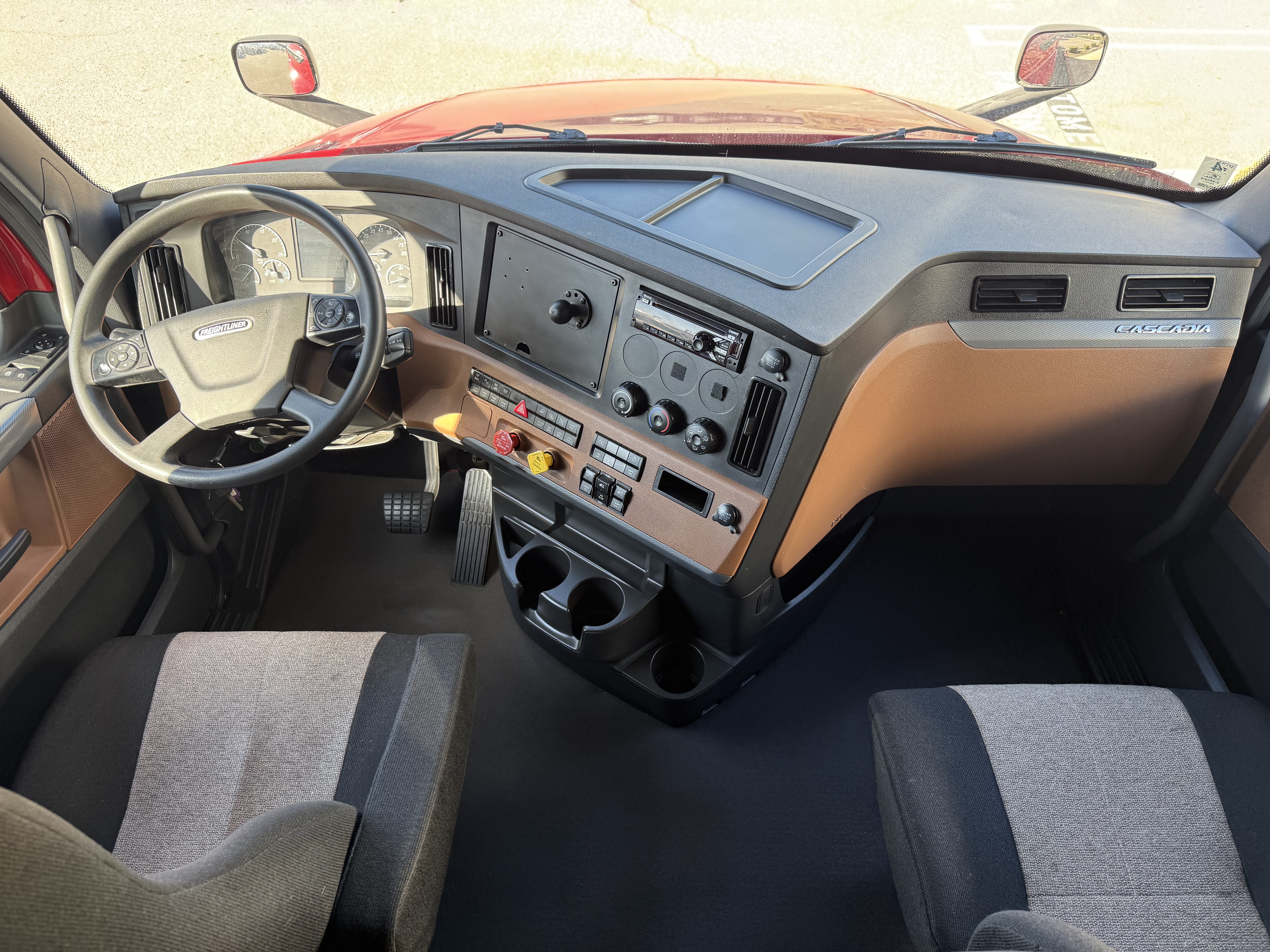 2021 FREIGHTLINER CASCADIA 126SLP - image 16