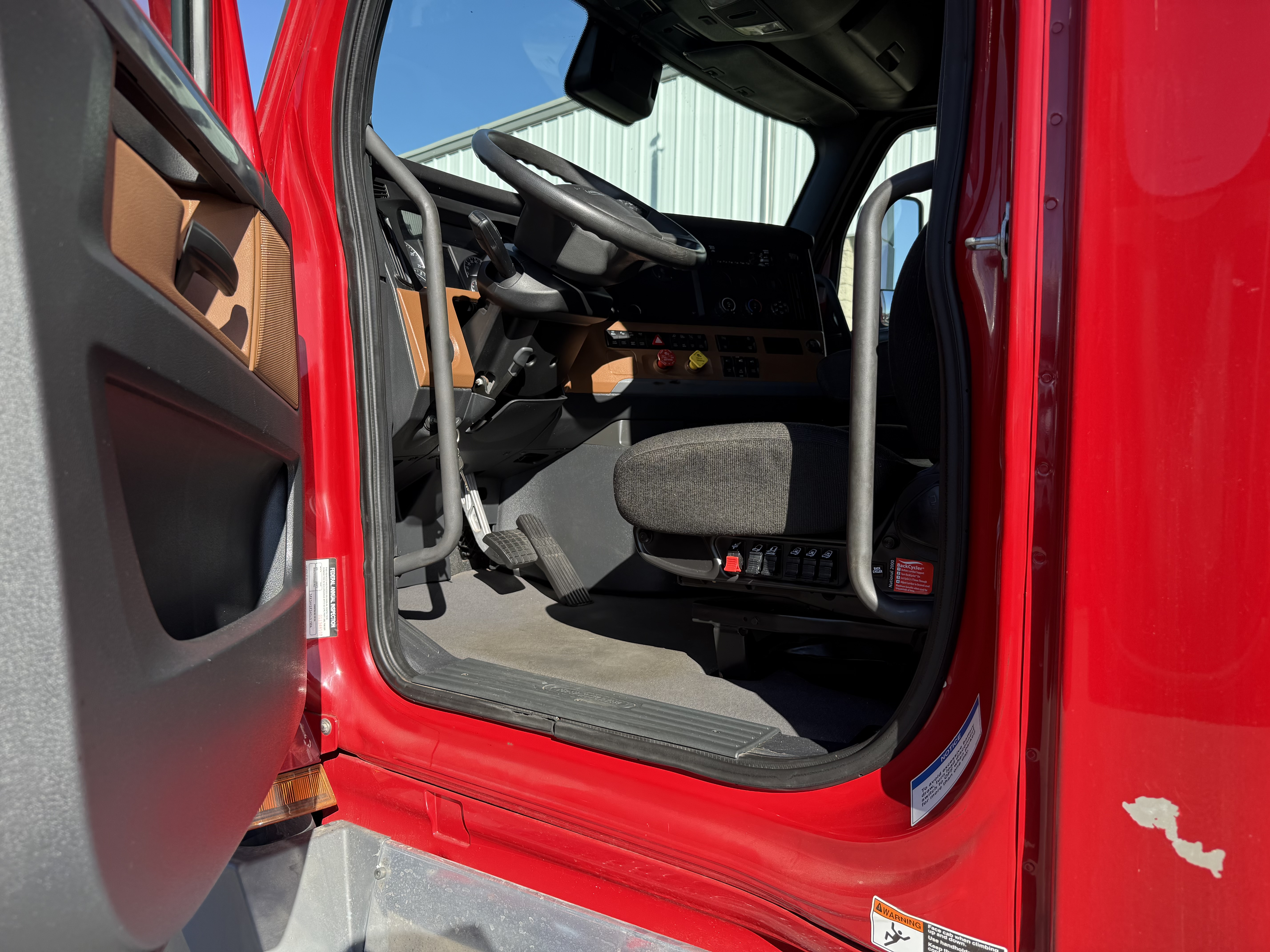 2021 FREIGHTLINER CASCADIA 126SLP - image 19