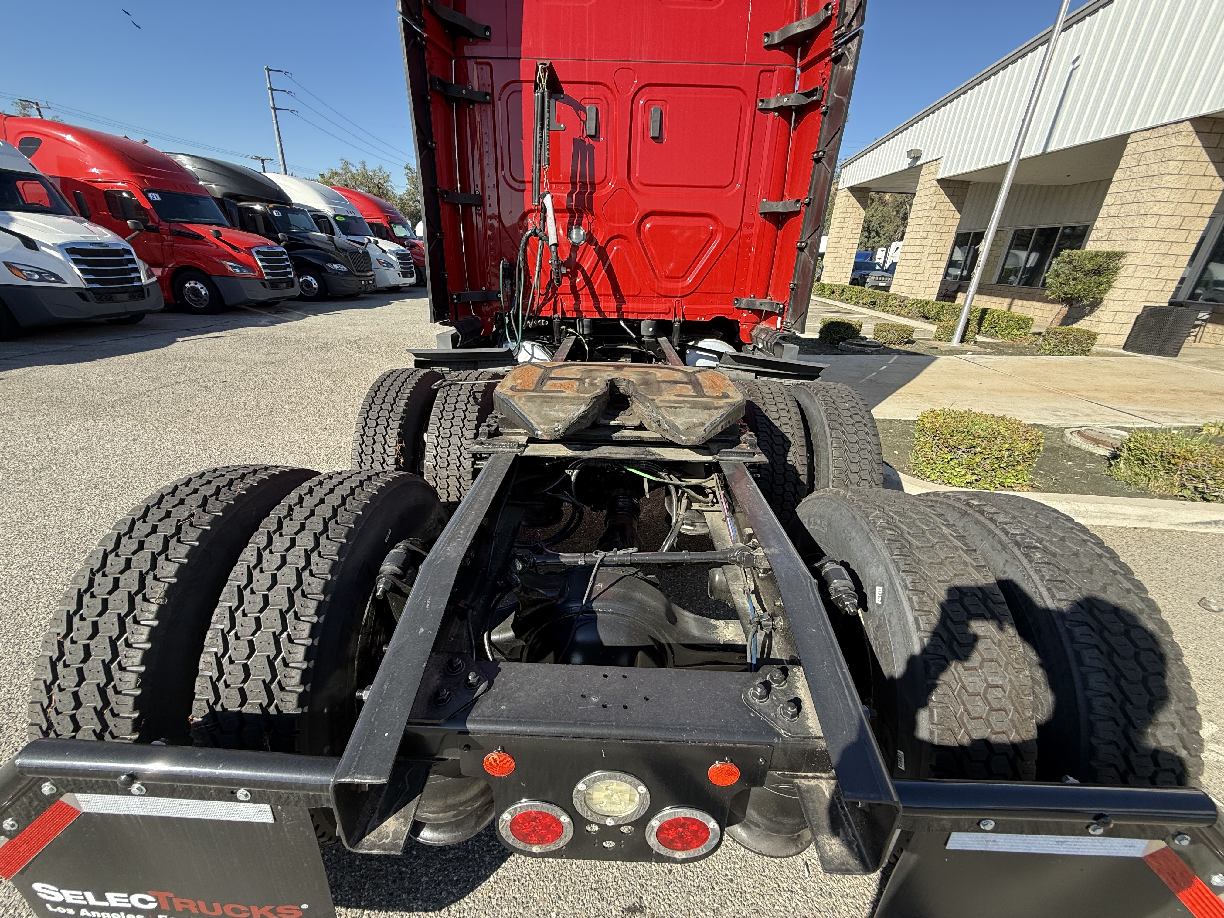 2021 FREIGHTLINER CASCADIA 126SLP - image 5