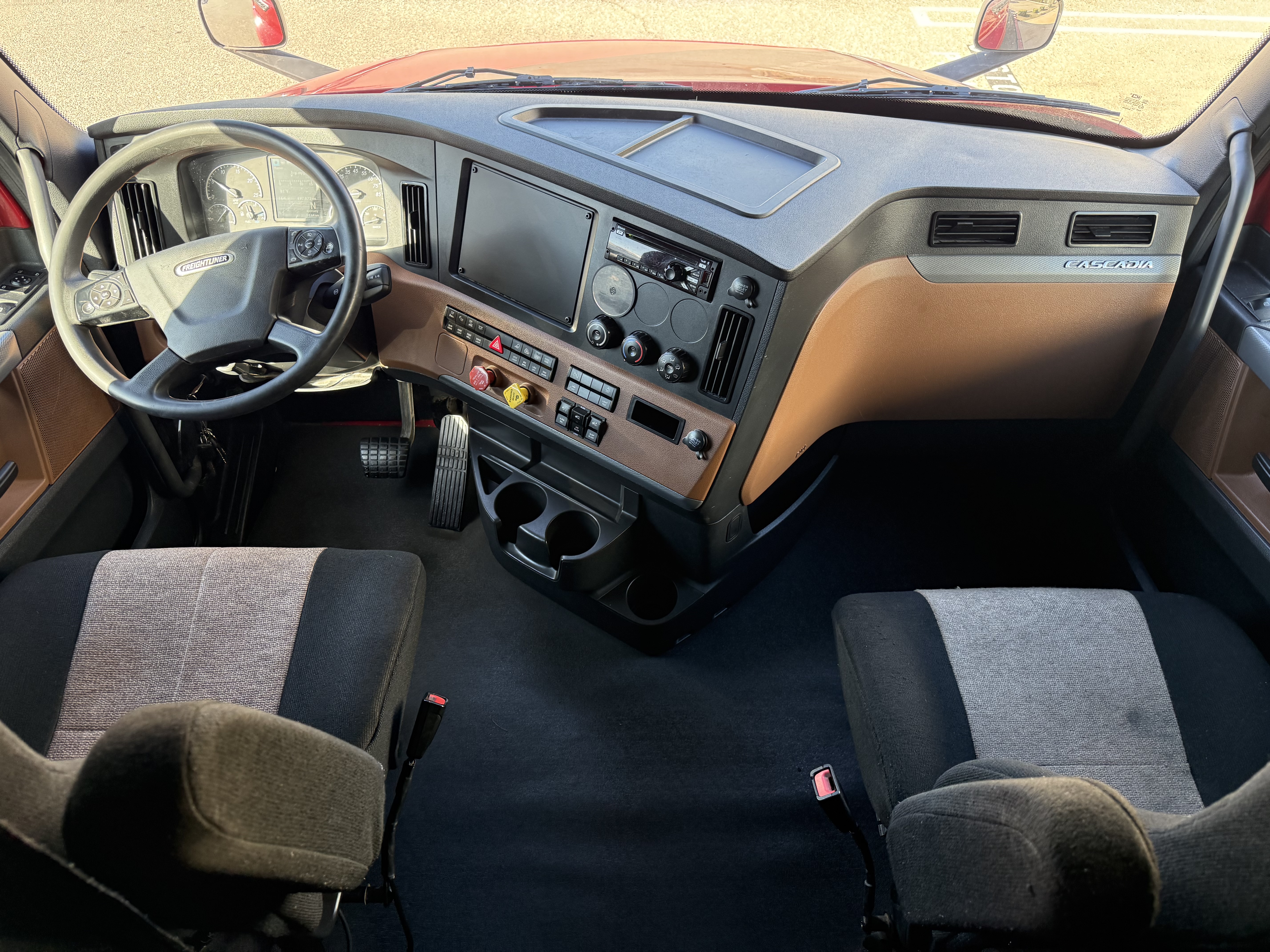 2021 FREIGHTLINER CASCADIA 126SLP - image 17