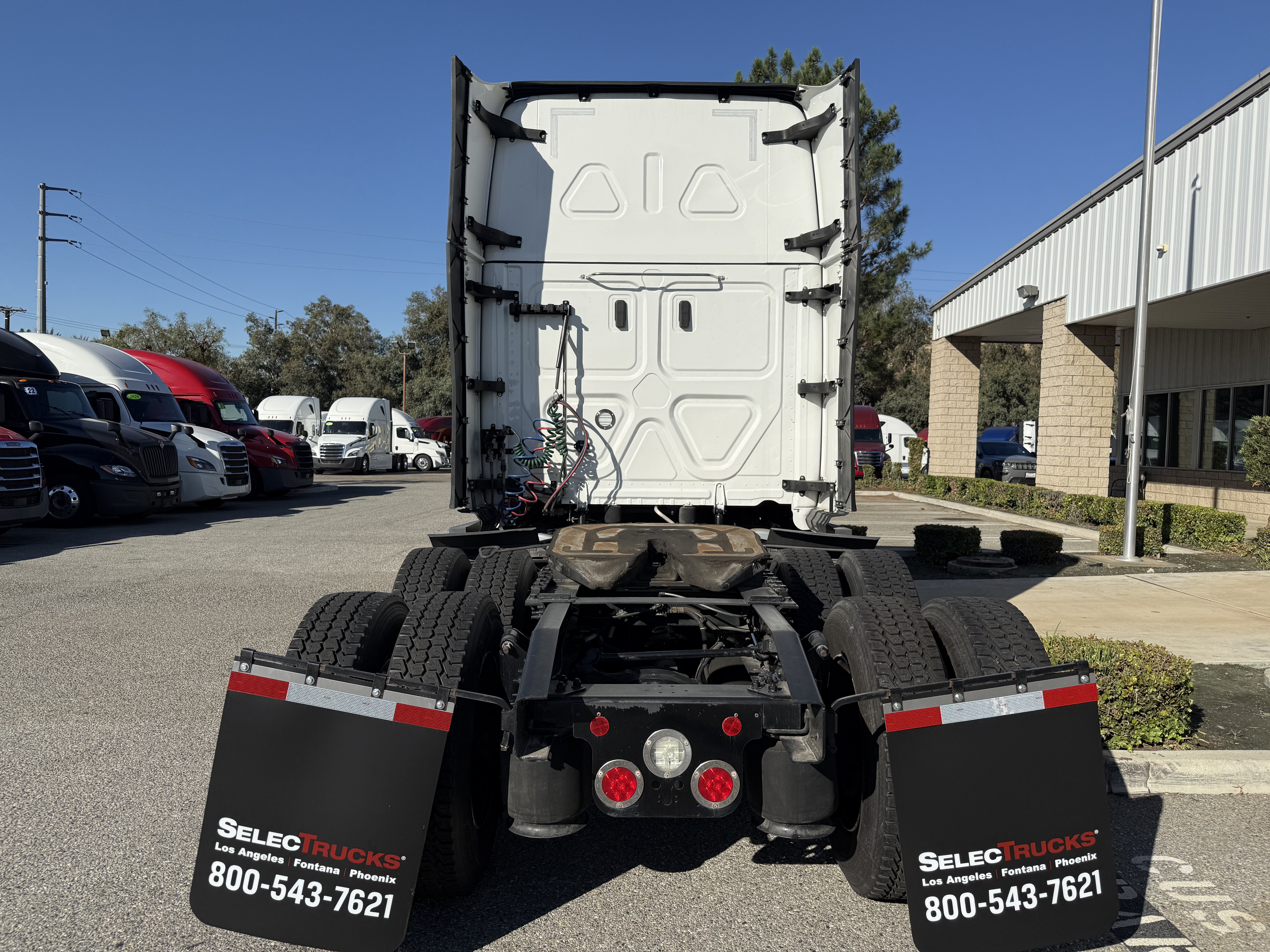 2023 FREIGHTLINER CASCADIA 126SLP - image 5
