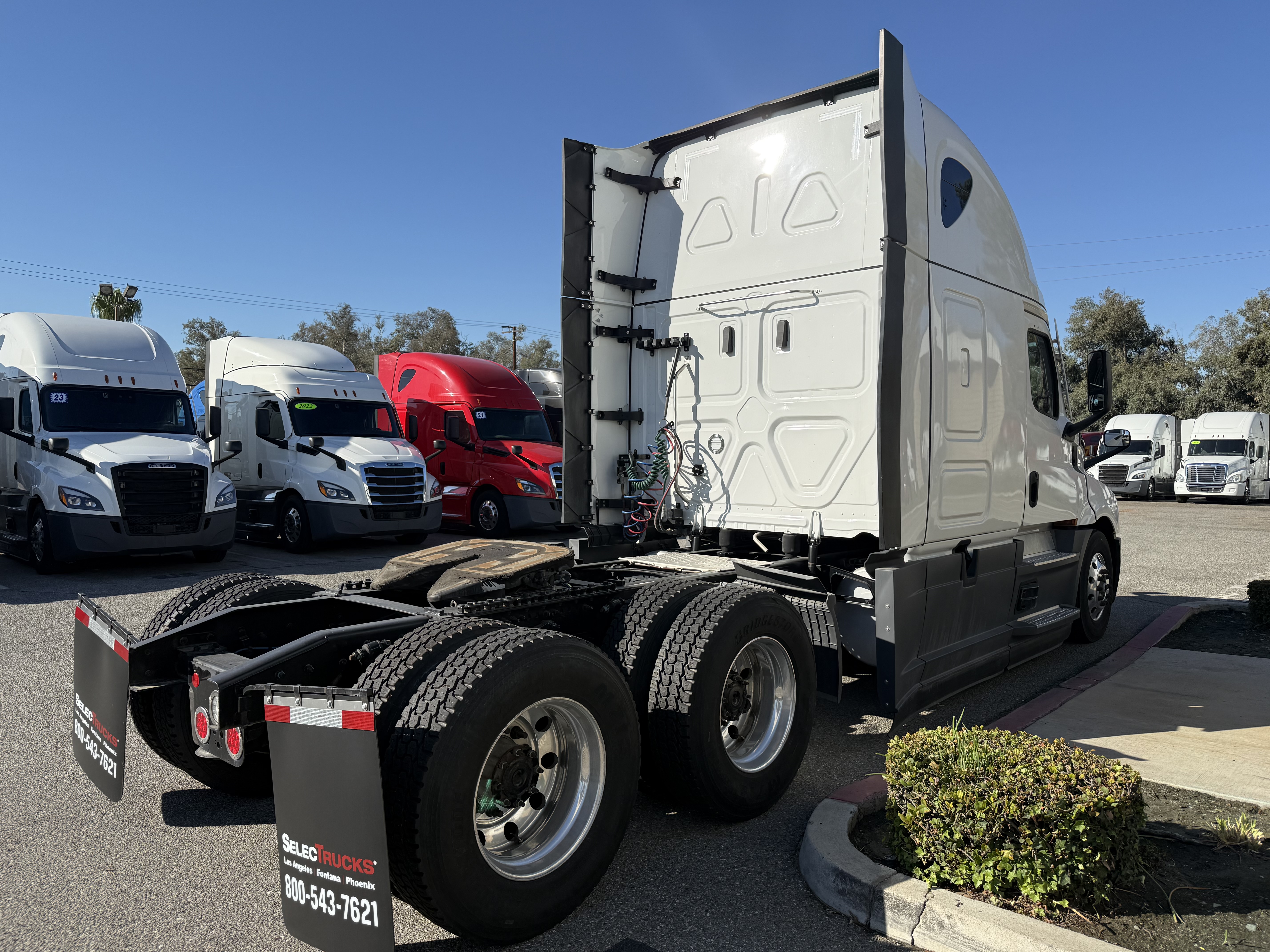2023 FREIGHTLINER CASCADIA 126SLP - image 7