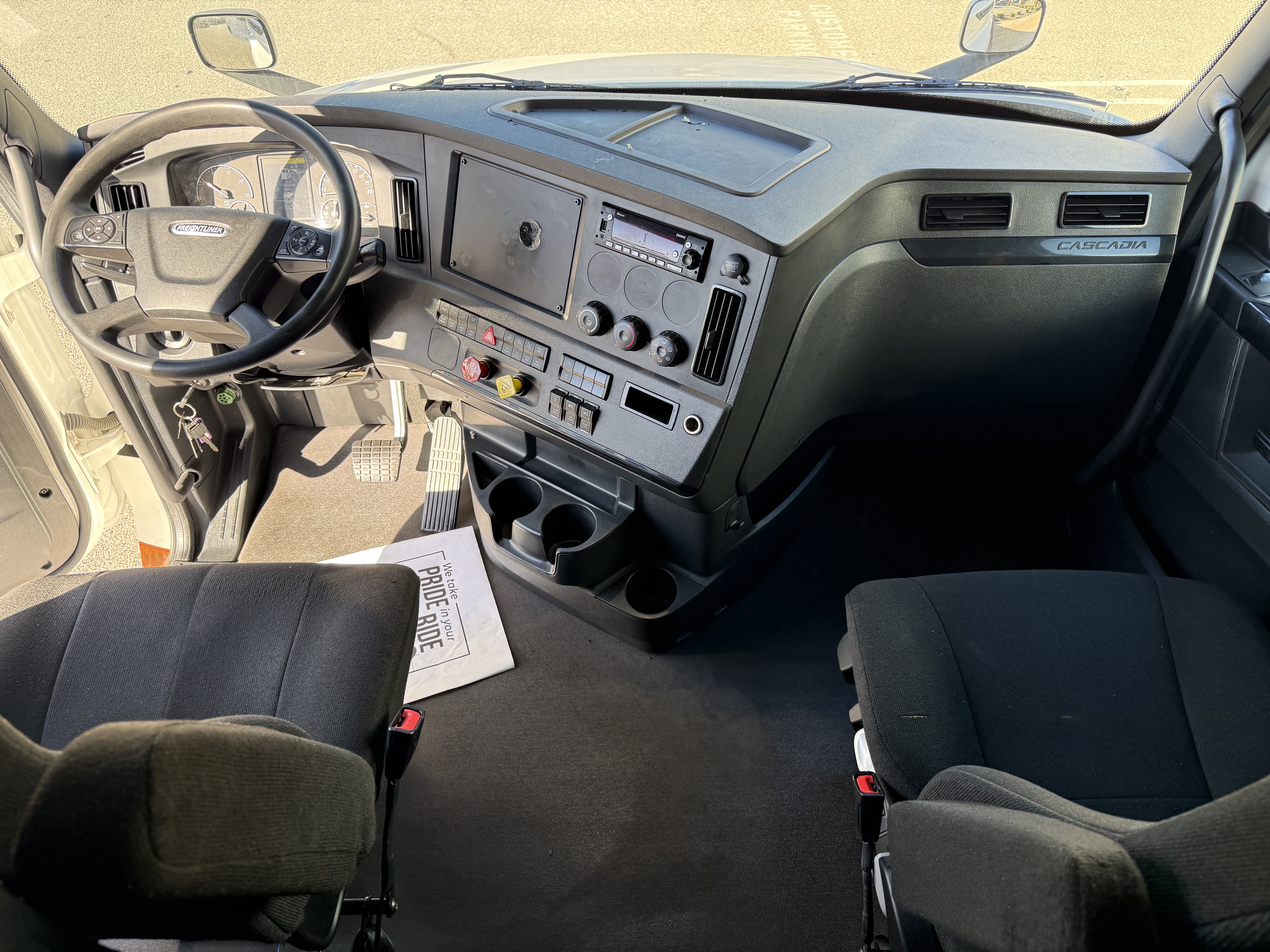 2023 FREIGHTLINER CASCADIA 126SLP - image 17