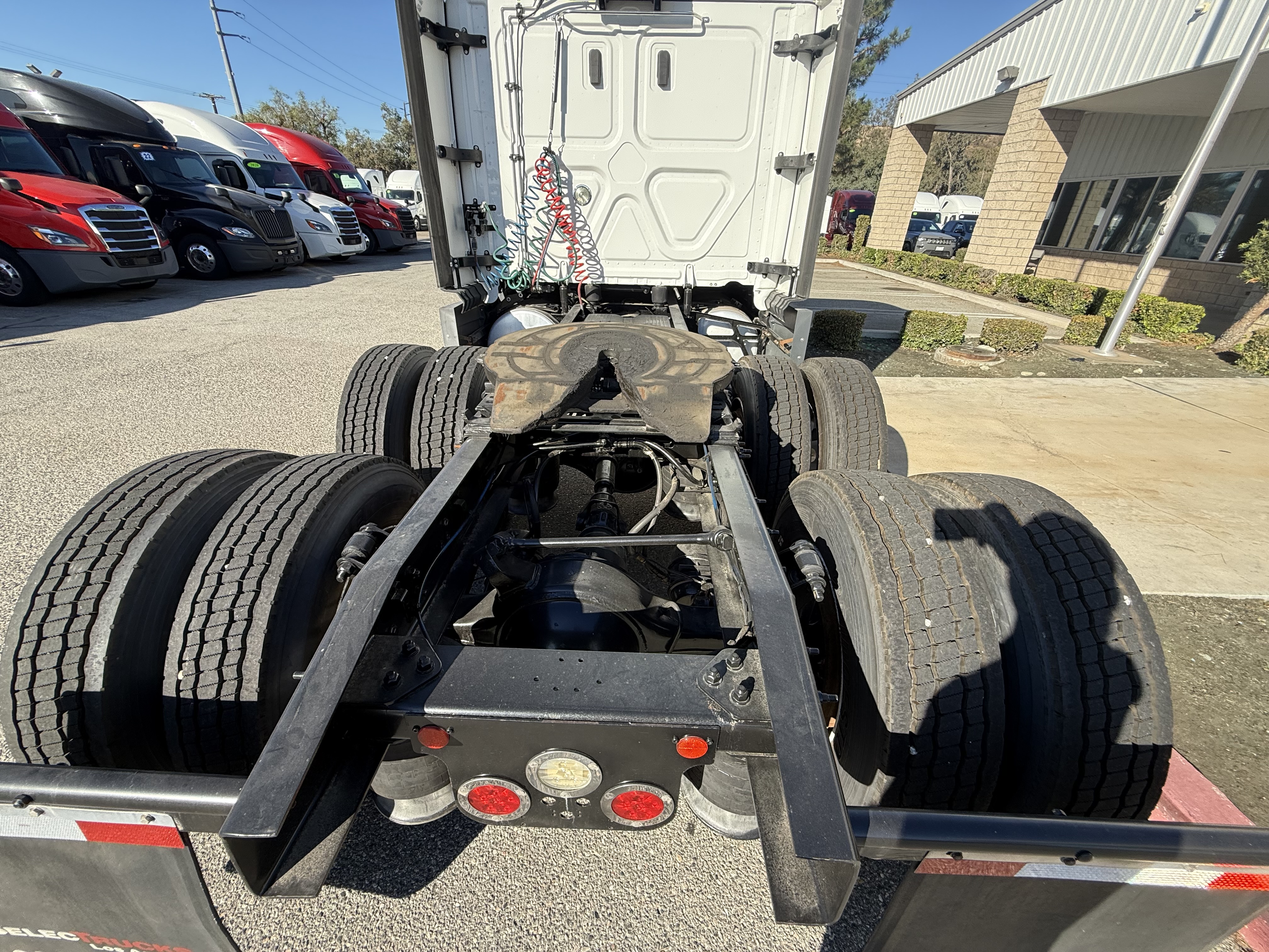 2021 FREIGHTLINER CASCADIA 126SLP - image 6