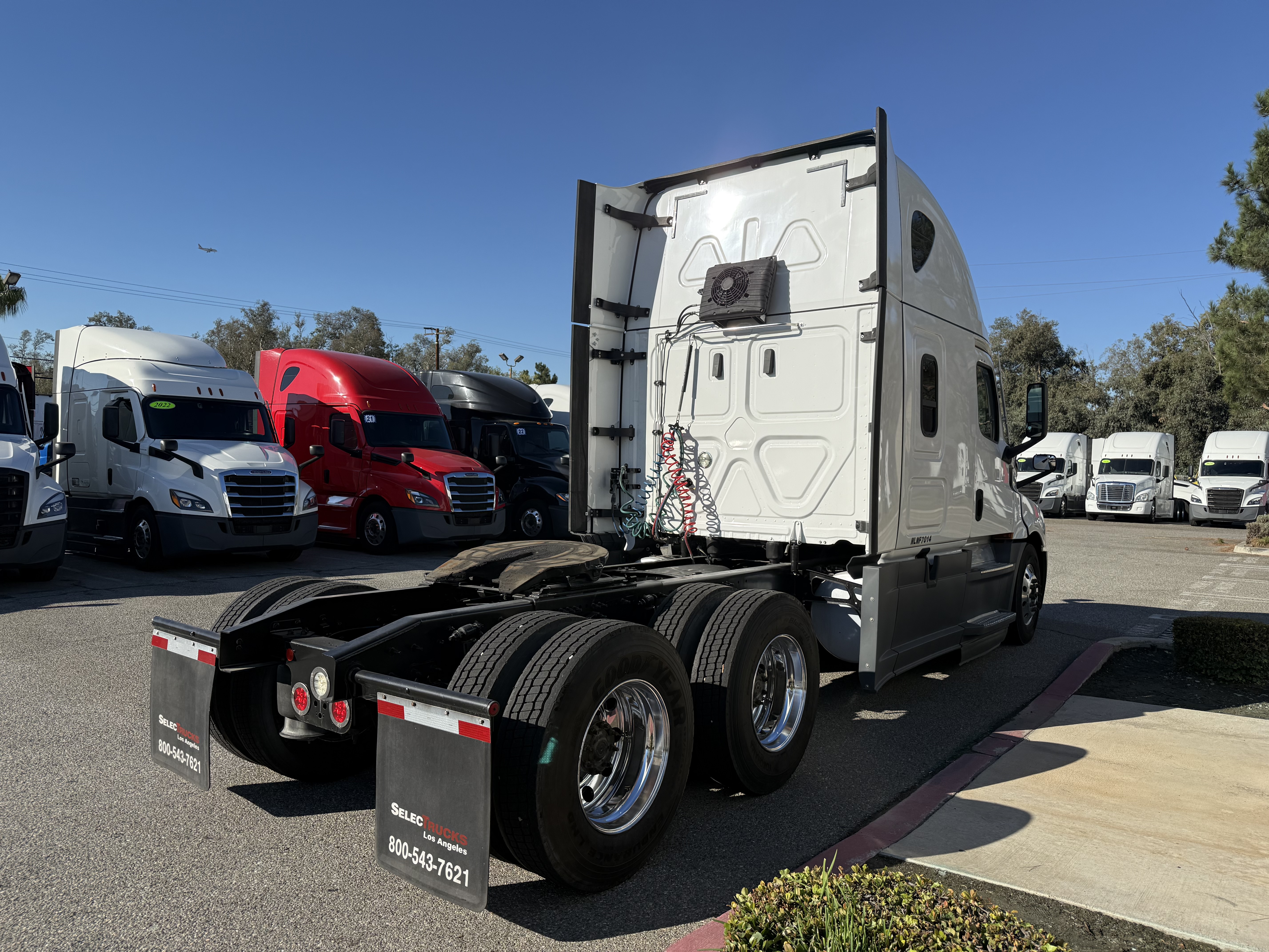 2021 FREIGHTLINER CASCADIA 126SLP - image 7