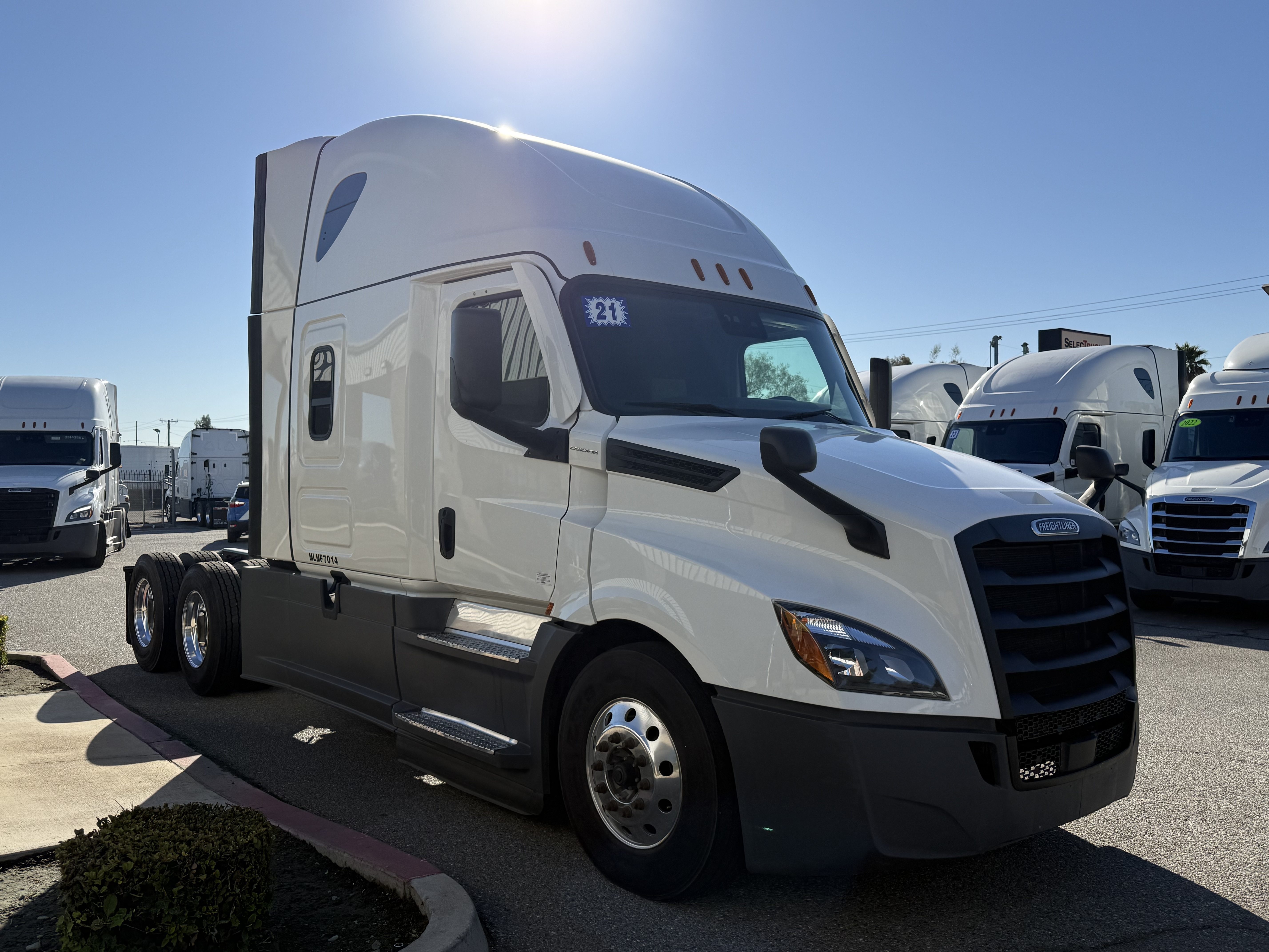 2021 FREIGHTLINER CASCADIA 126SLP - image 9