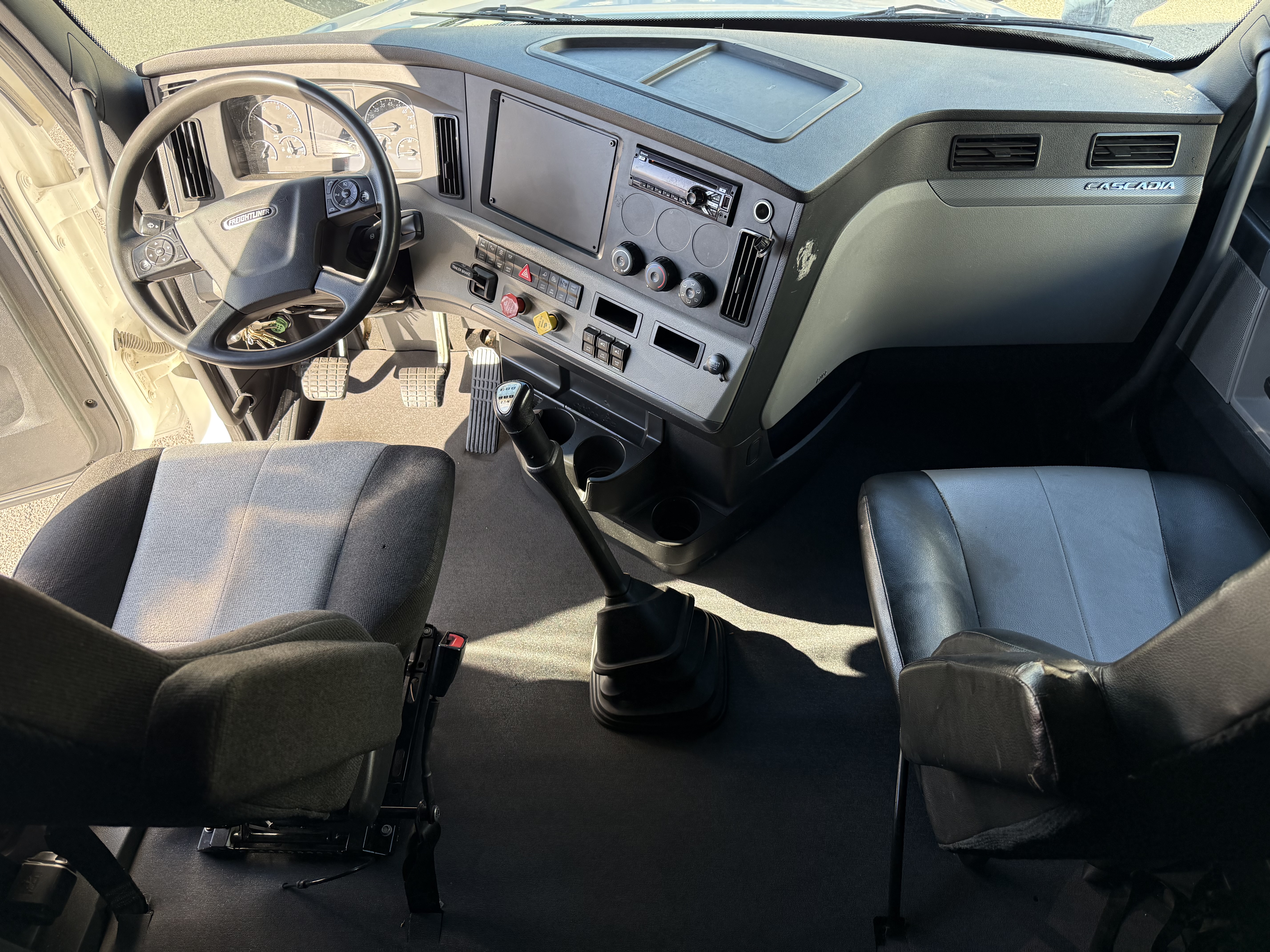 2021 FREIGHTLINER CASCADIA 126SLP - image 17