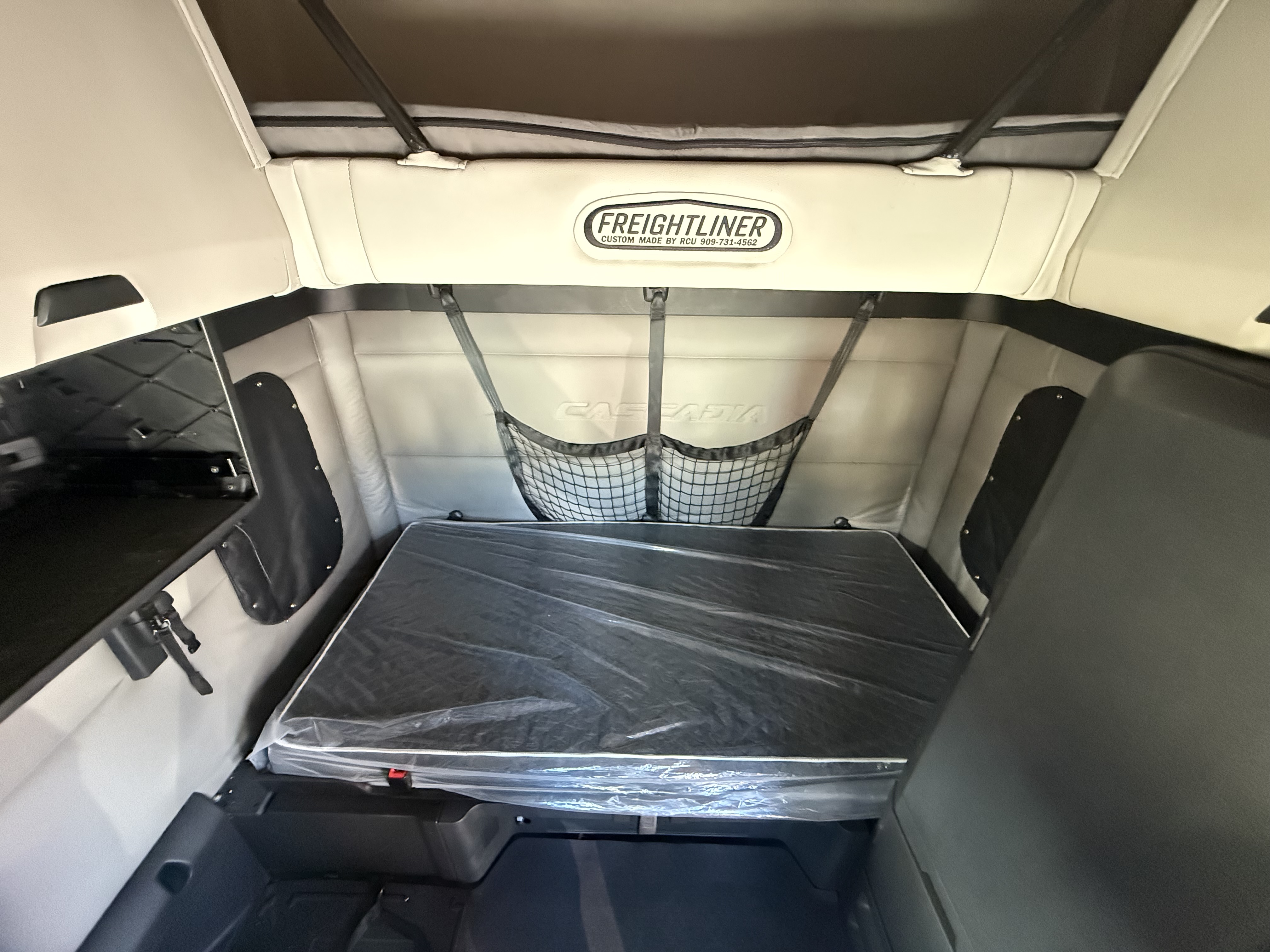 2021 FREIGHTLINER CASCADIA 126SLP - image 16