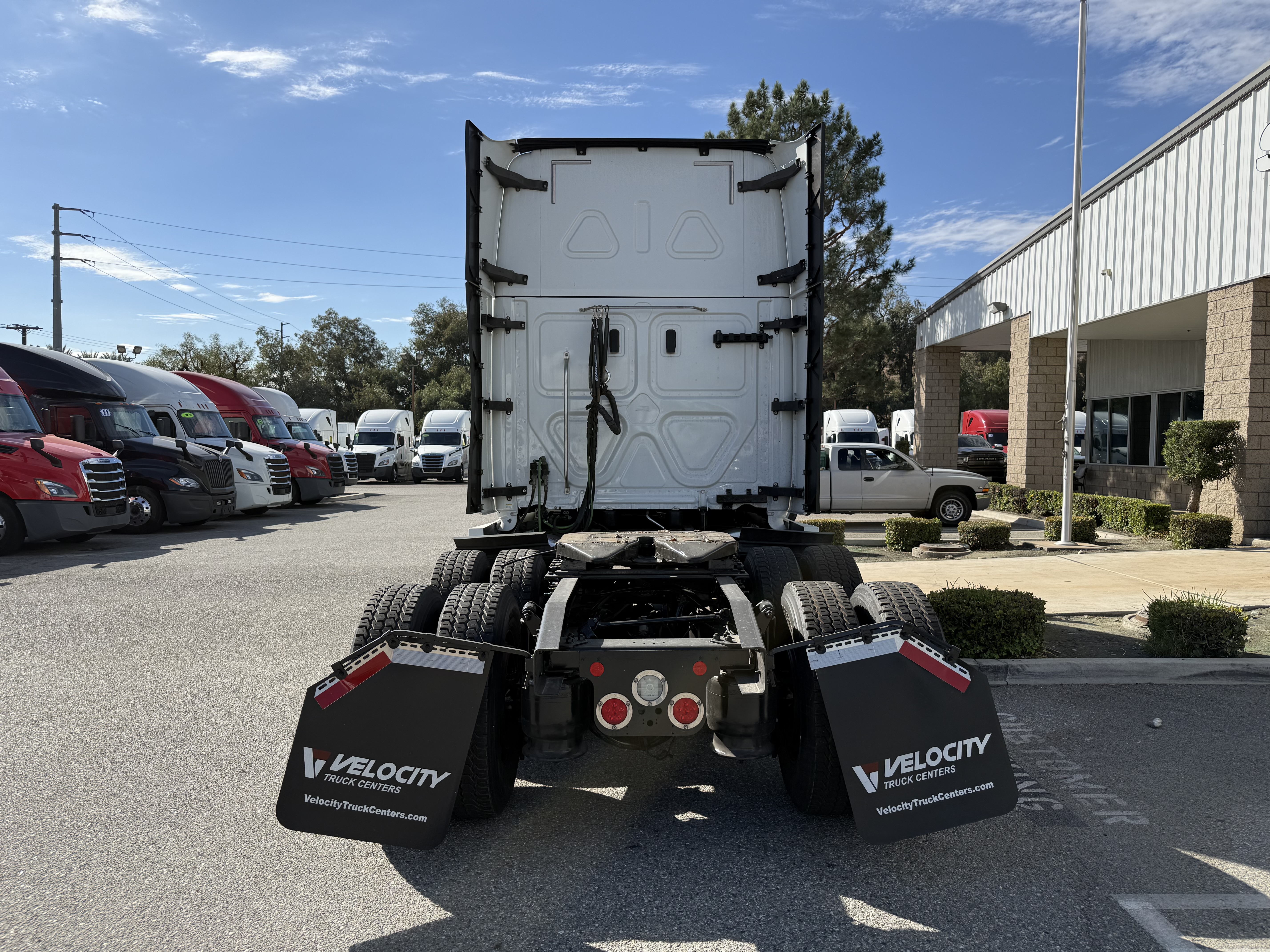 2020 FREIGHTLINER CASCADIA 126SLP - image 5