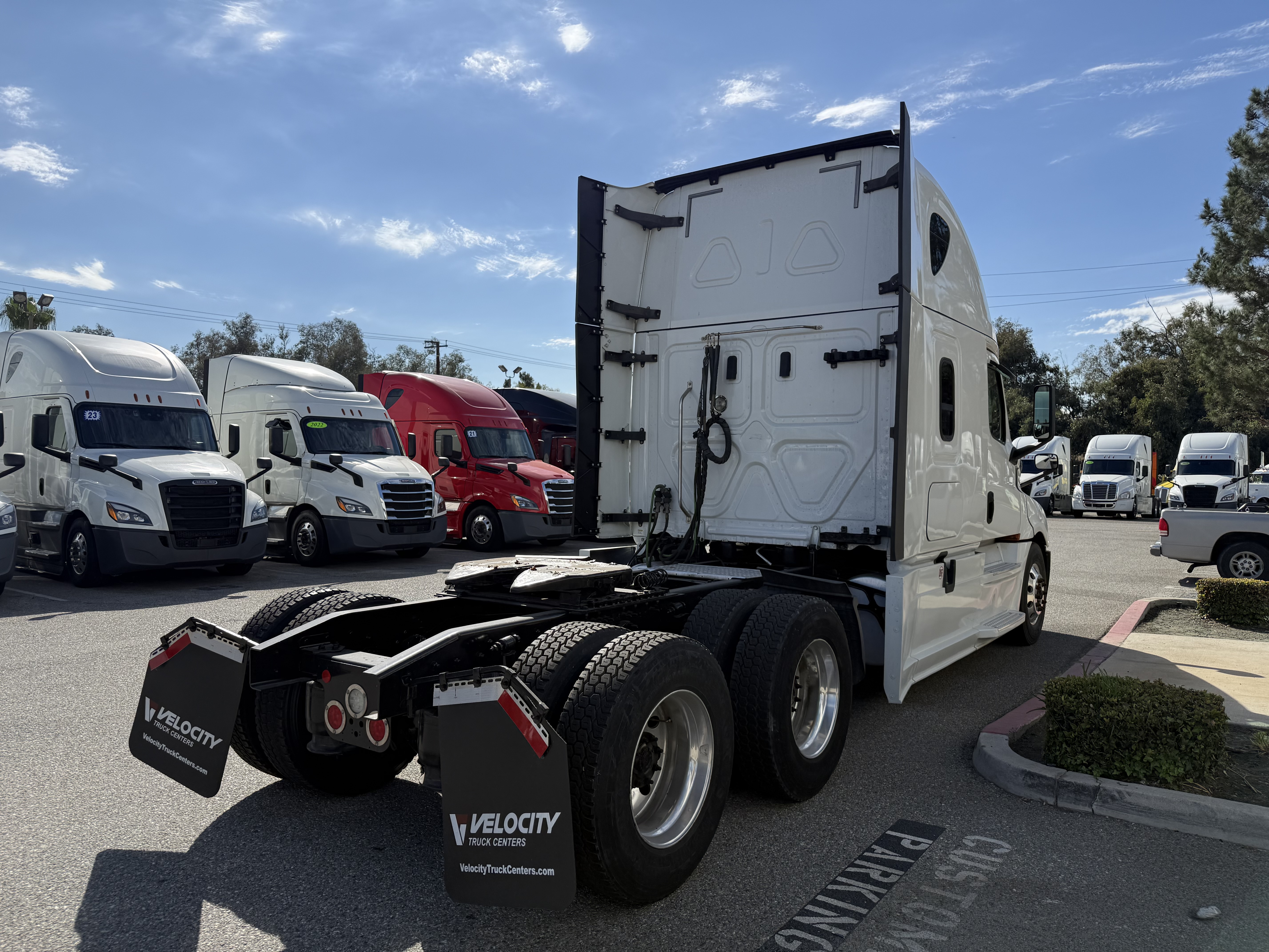 2020 FREIGHTLINER CASCADIA 126SLP - image 6