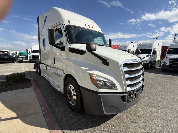 FREIGHTLINER CASCADIA 126SLP 2020