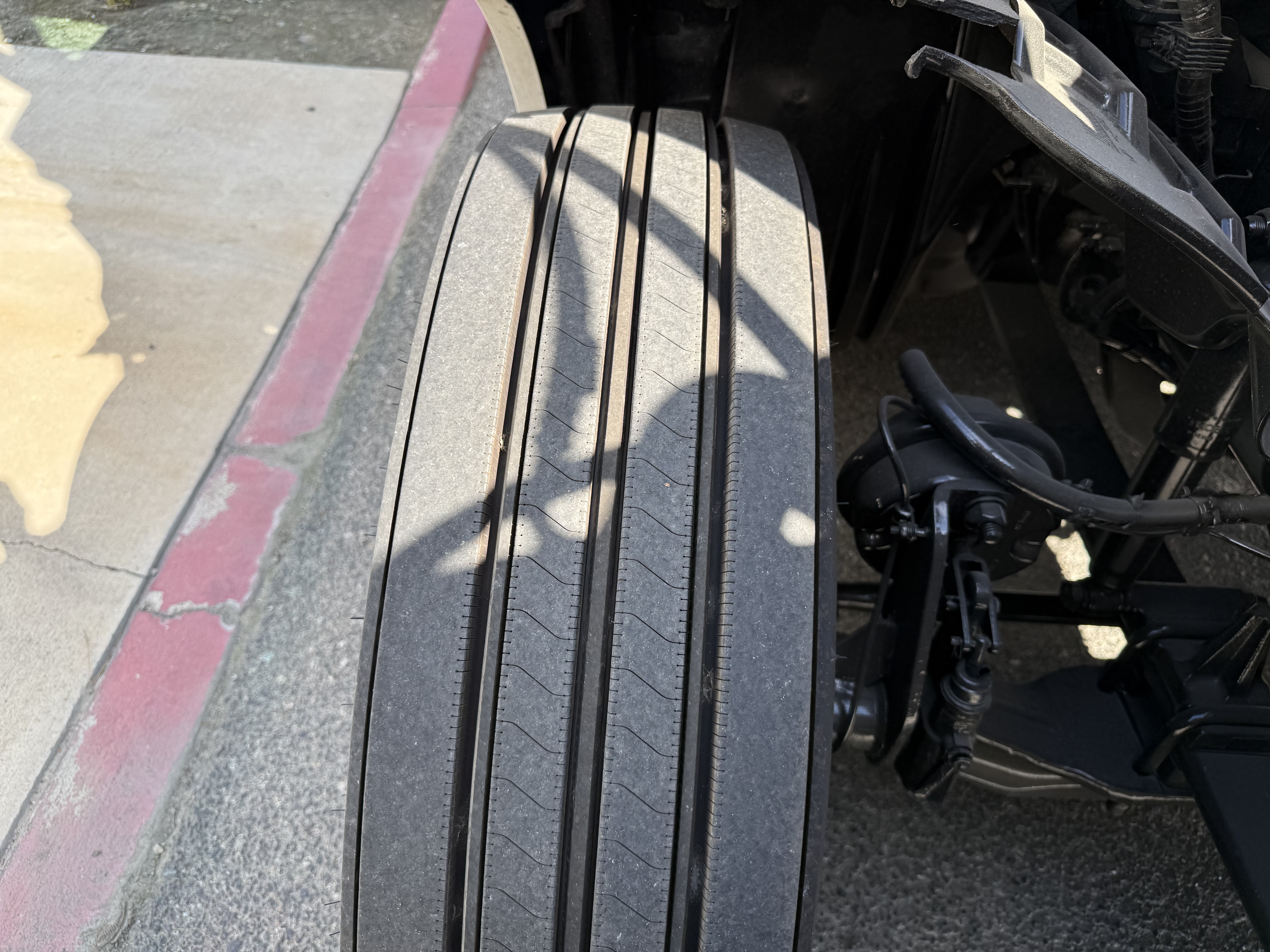 2020 FREIGHTLINER CASCADIA 126SLP - image 13