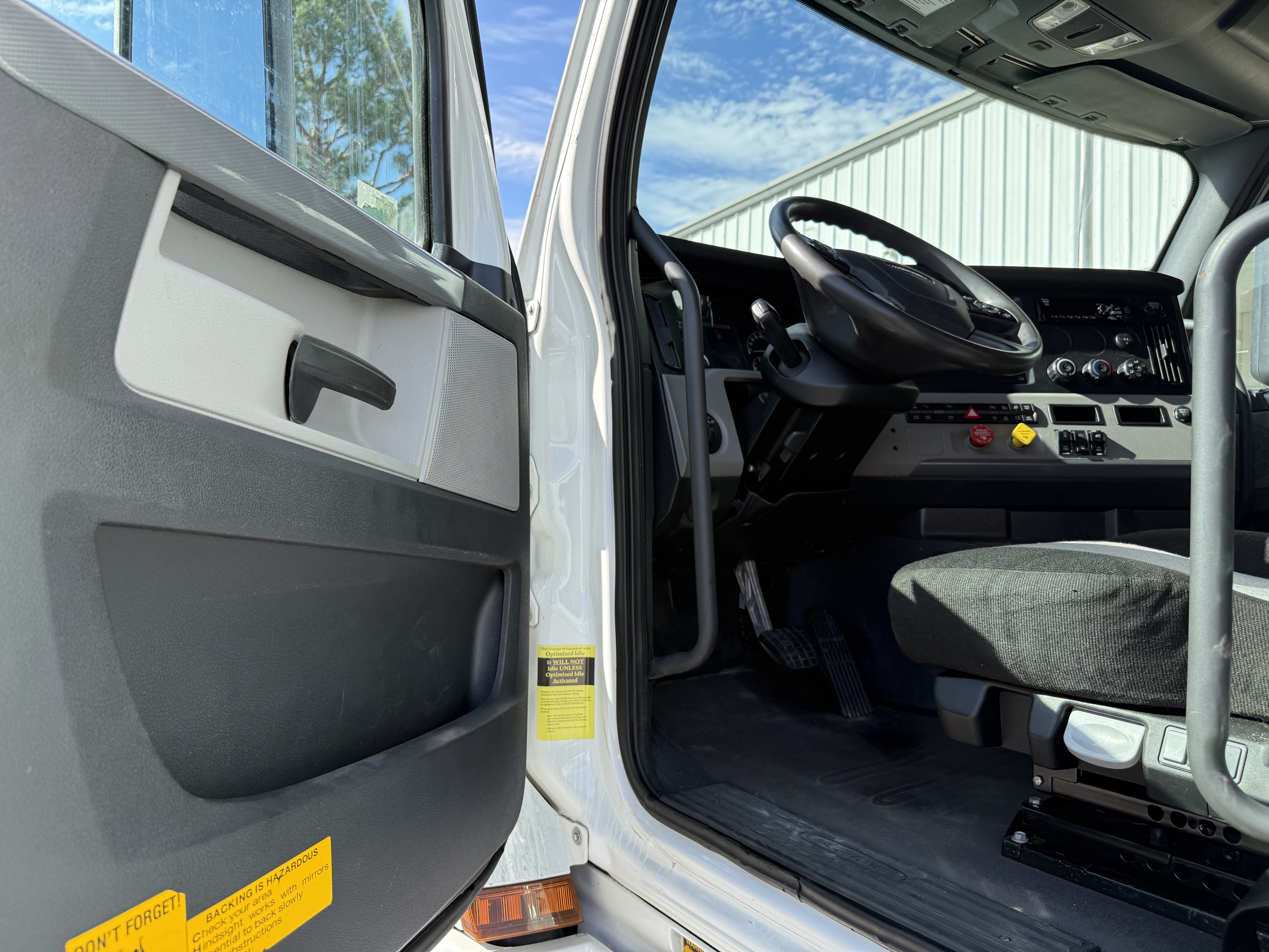 2020 FREIGHTLINER CASCADIA 126SLP - image 18