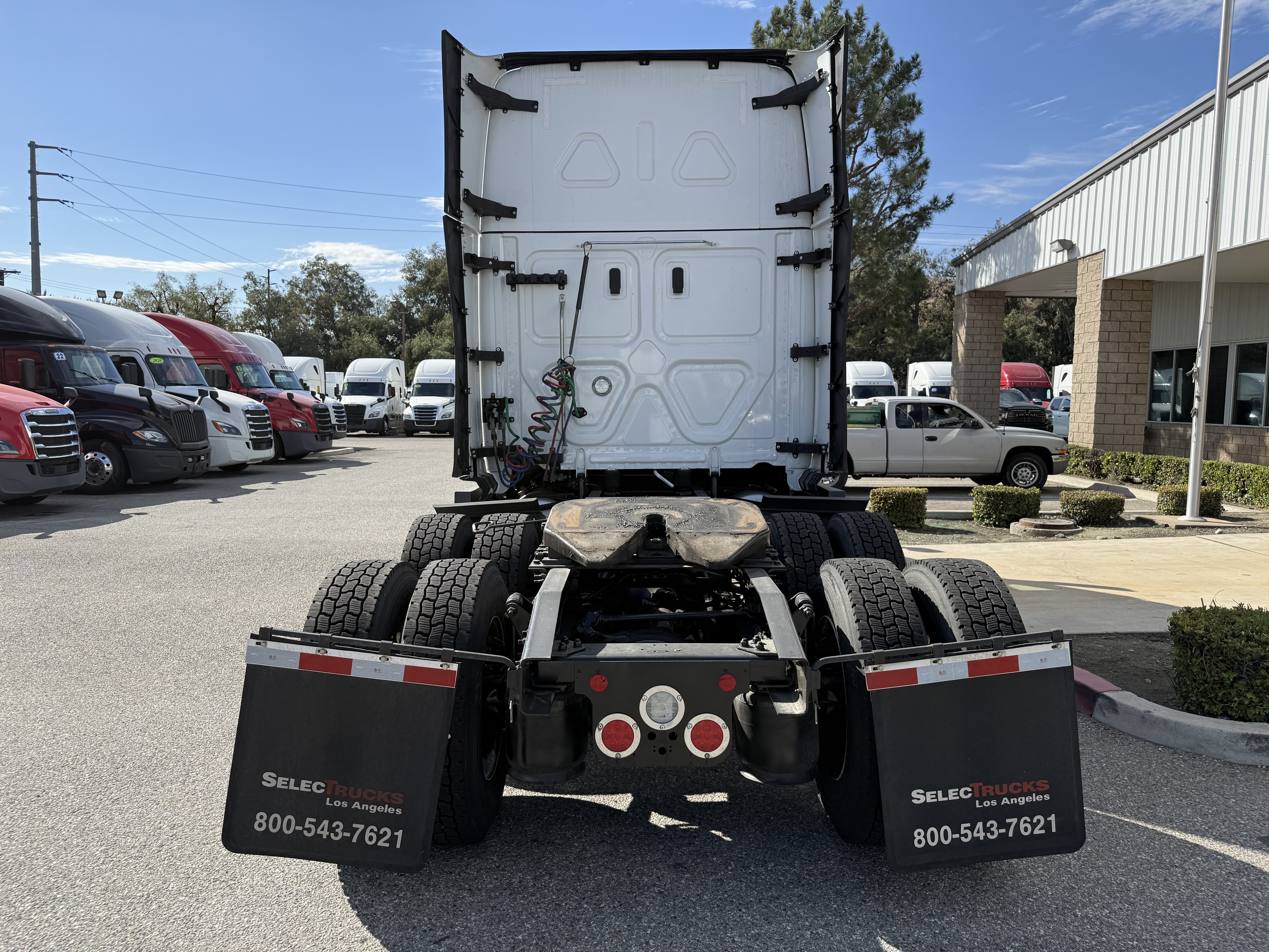 2023 FREIGHTLINER CASCADIA 126SLP - image 5