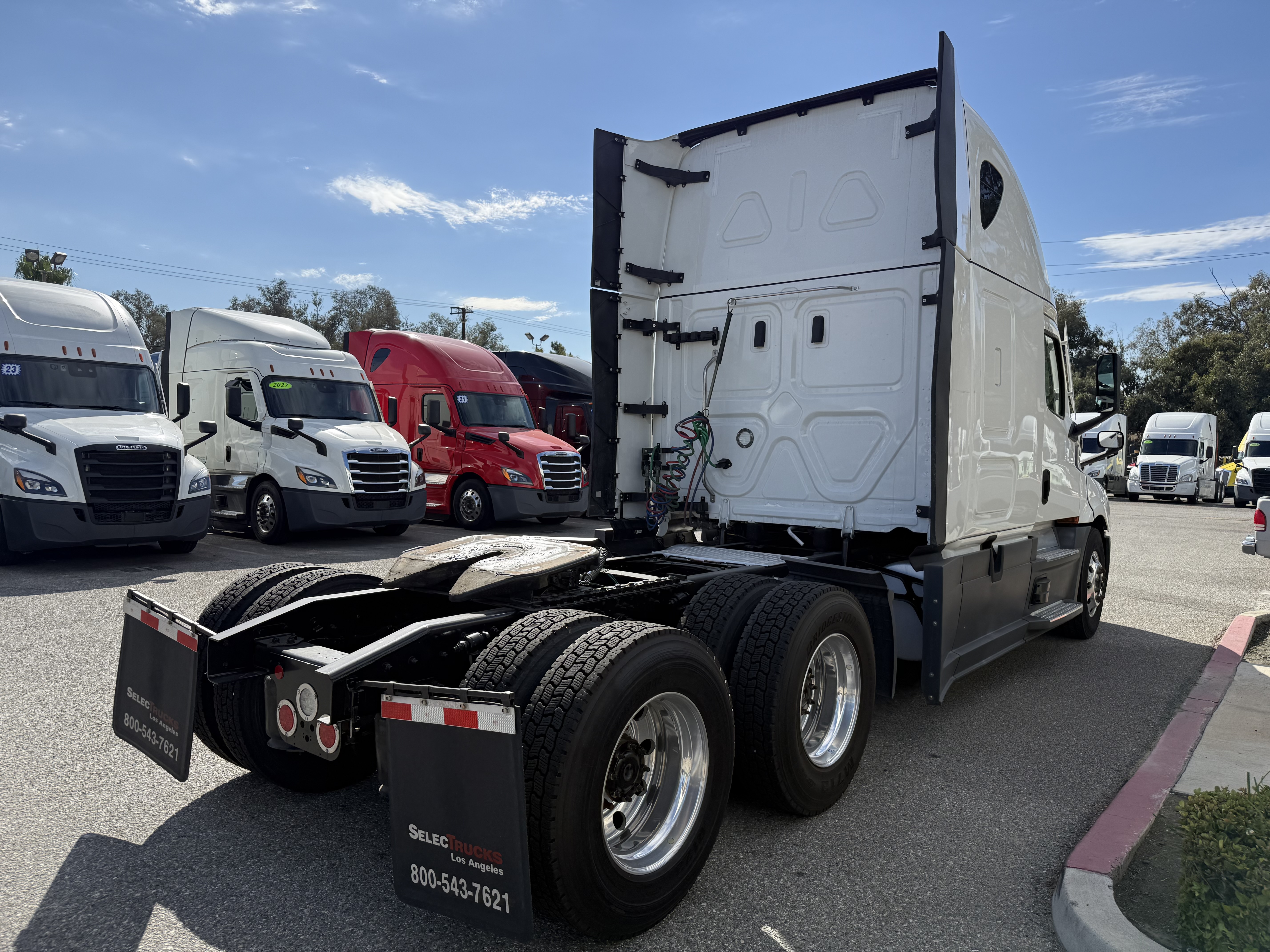 2023 FREIGHTLINER CASCADIA 126SLP - image 6