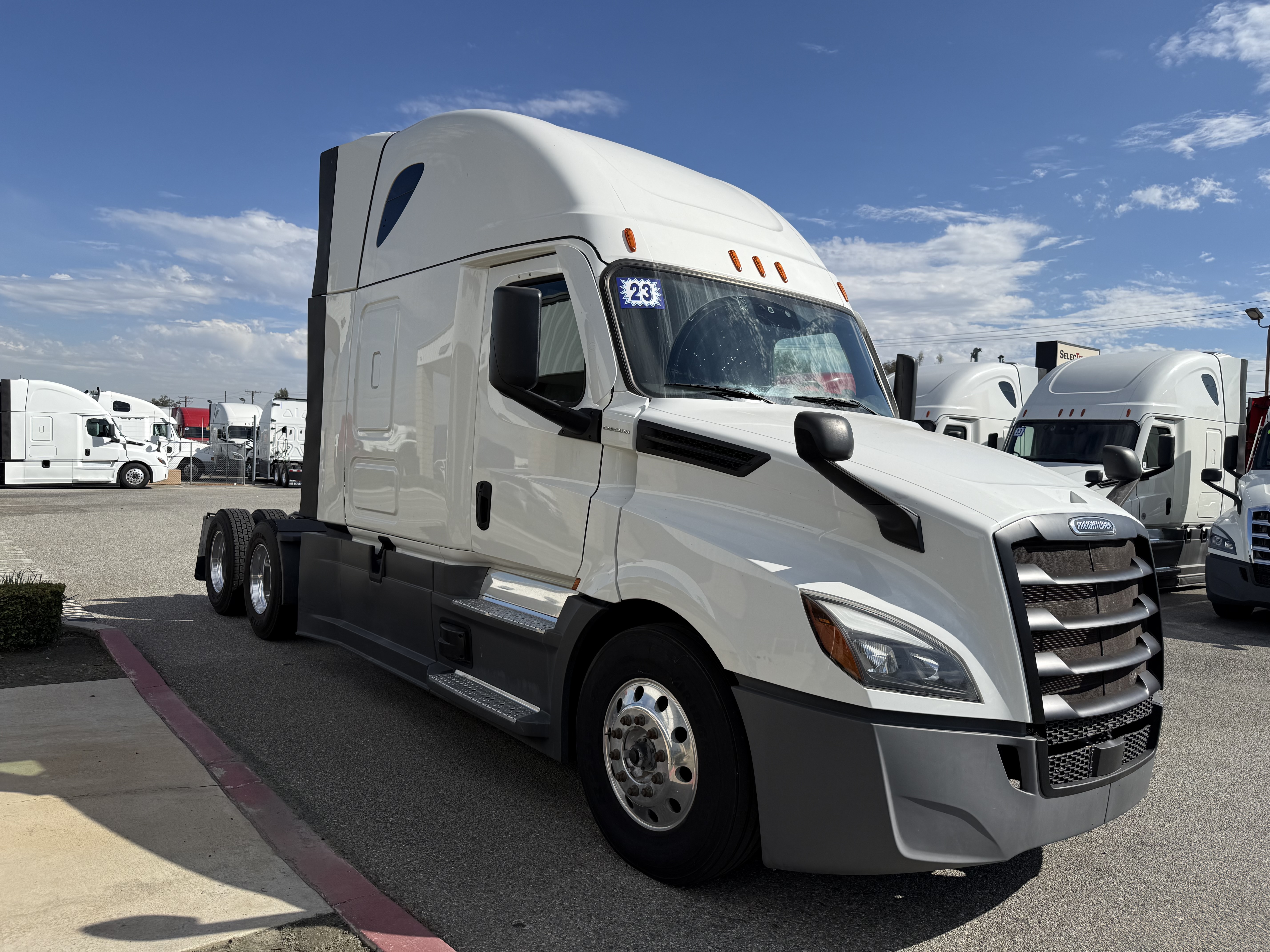 2023 FREIGHTLINER CASCADIA 126SLP - image 8