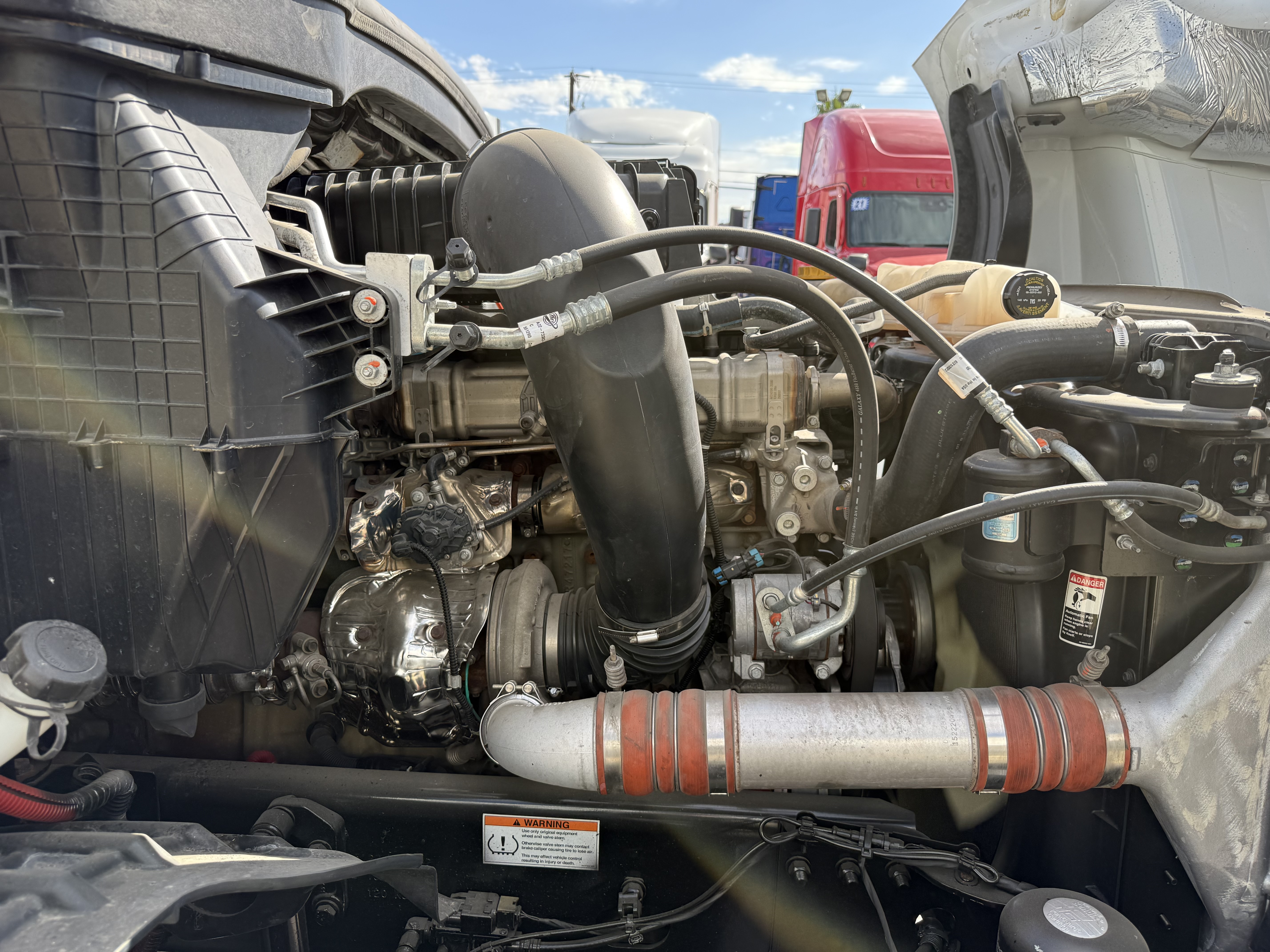 2023 FREIGHTLINER CASCADIA 126SLP - image 9