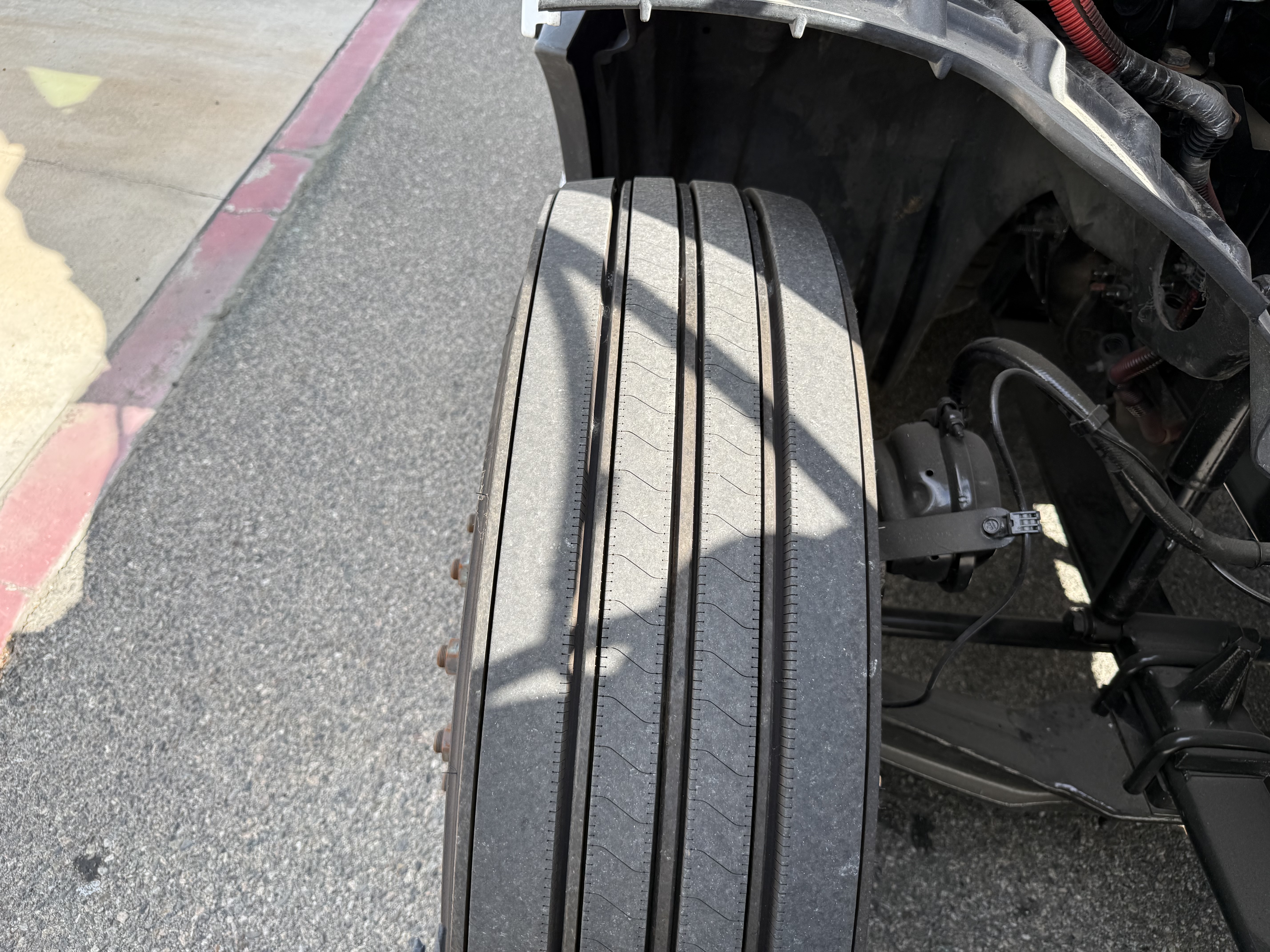 2023 FREIGHTLINER CASCADIA 126SLP - image 13