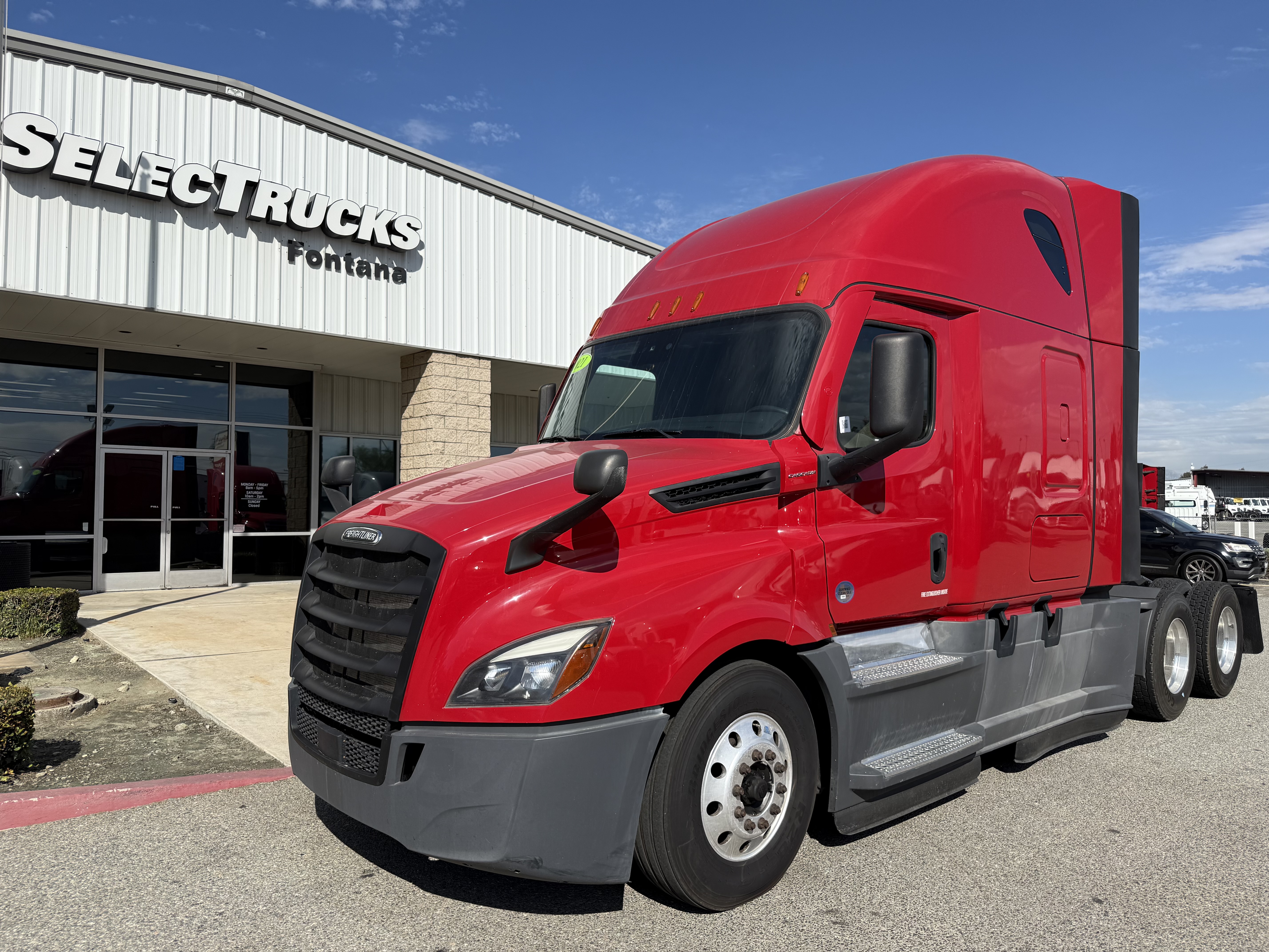 2021 FREIGHTLINER CASCADIA 126SLP - image 1
