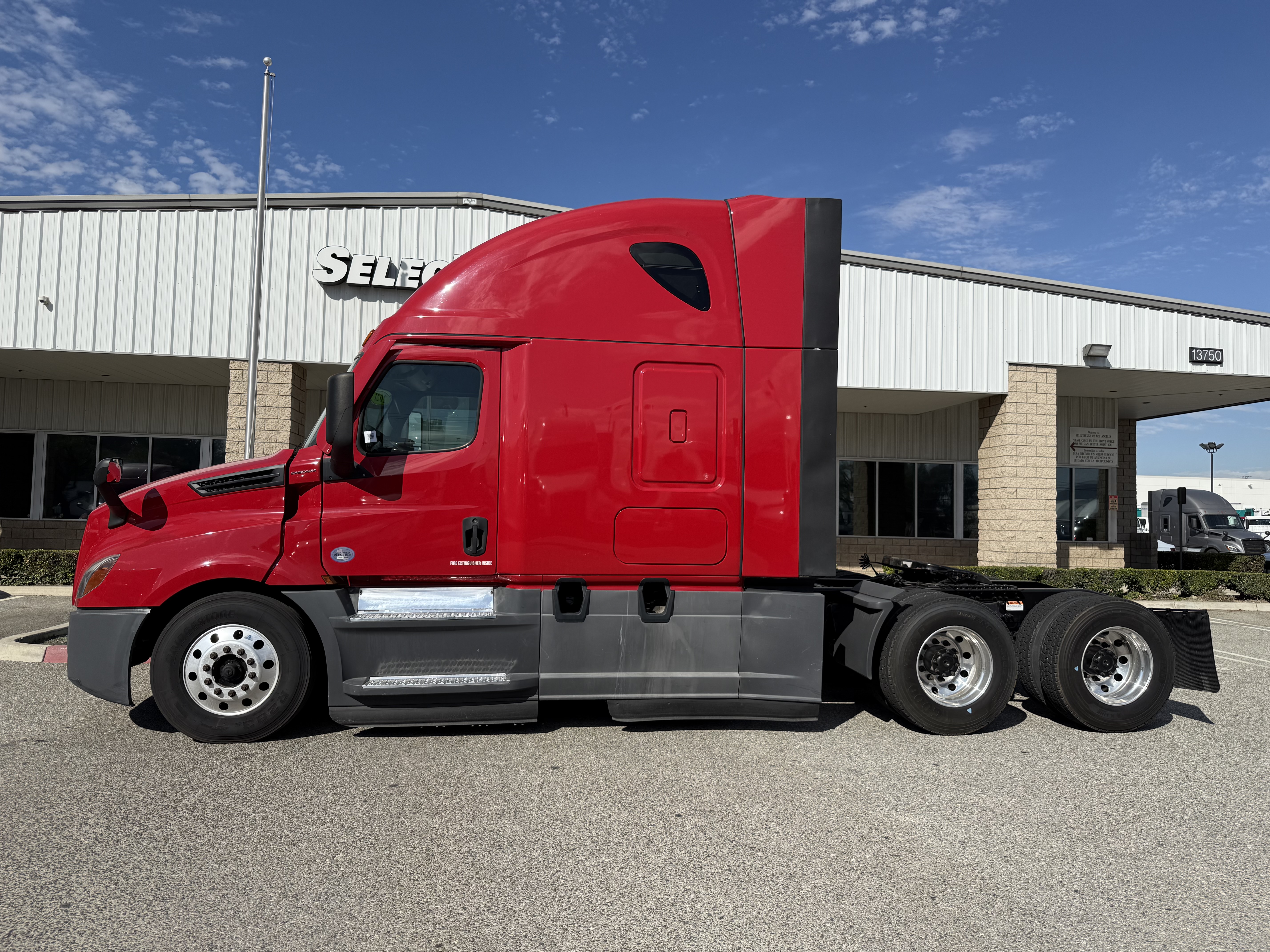 2021 FREIGHTLINER CASCADIA 126SLP - image 3