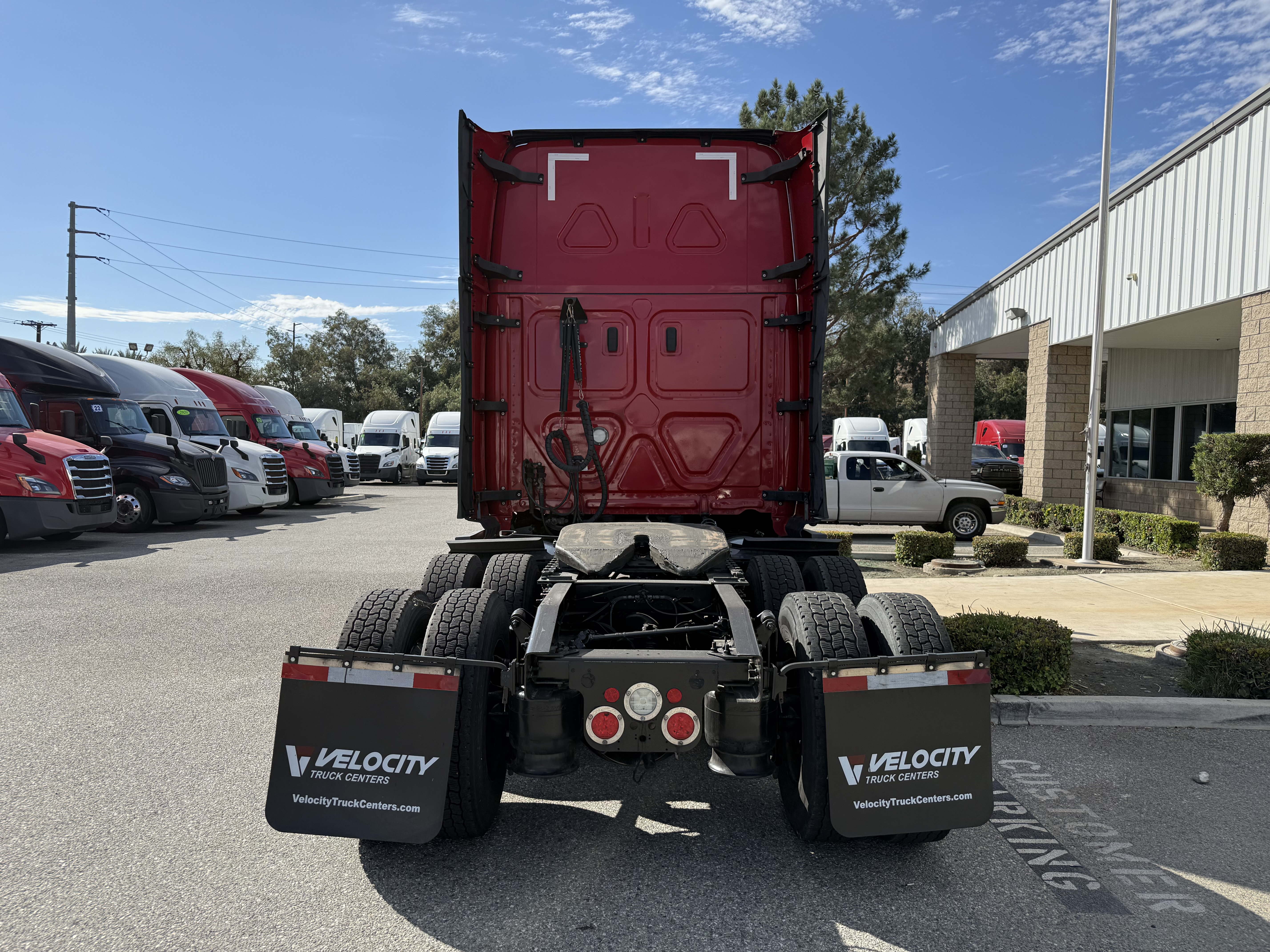 2021 FREIGHTLINER CASCADIA 126SLP - image 5