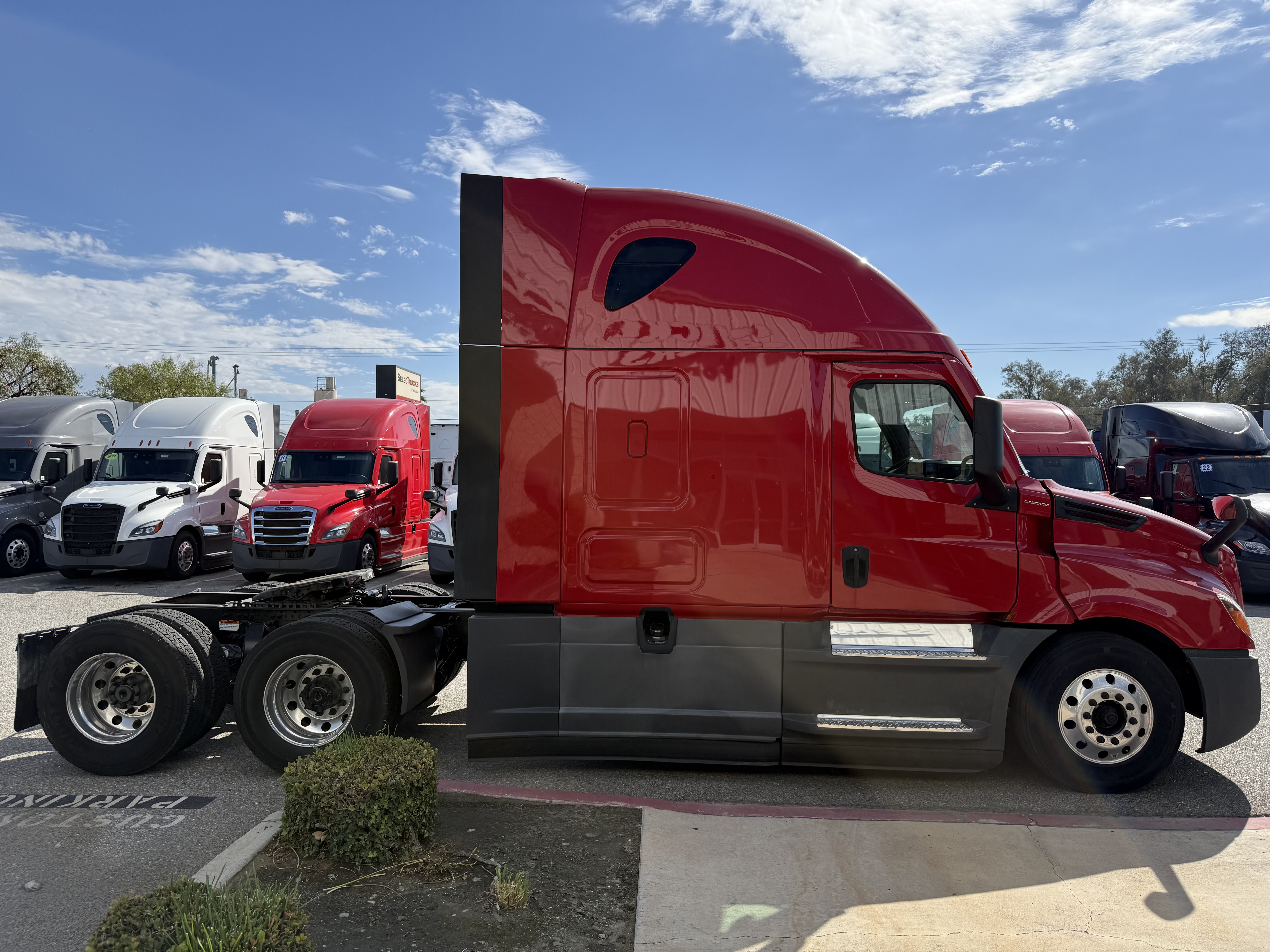 2021 FREIGHTLINER CASCADIA 126SLP - image 7