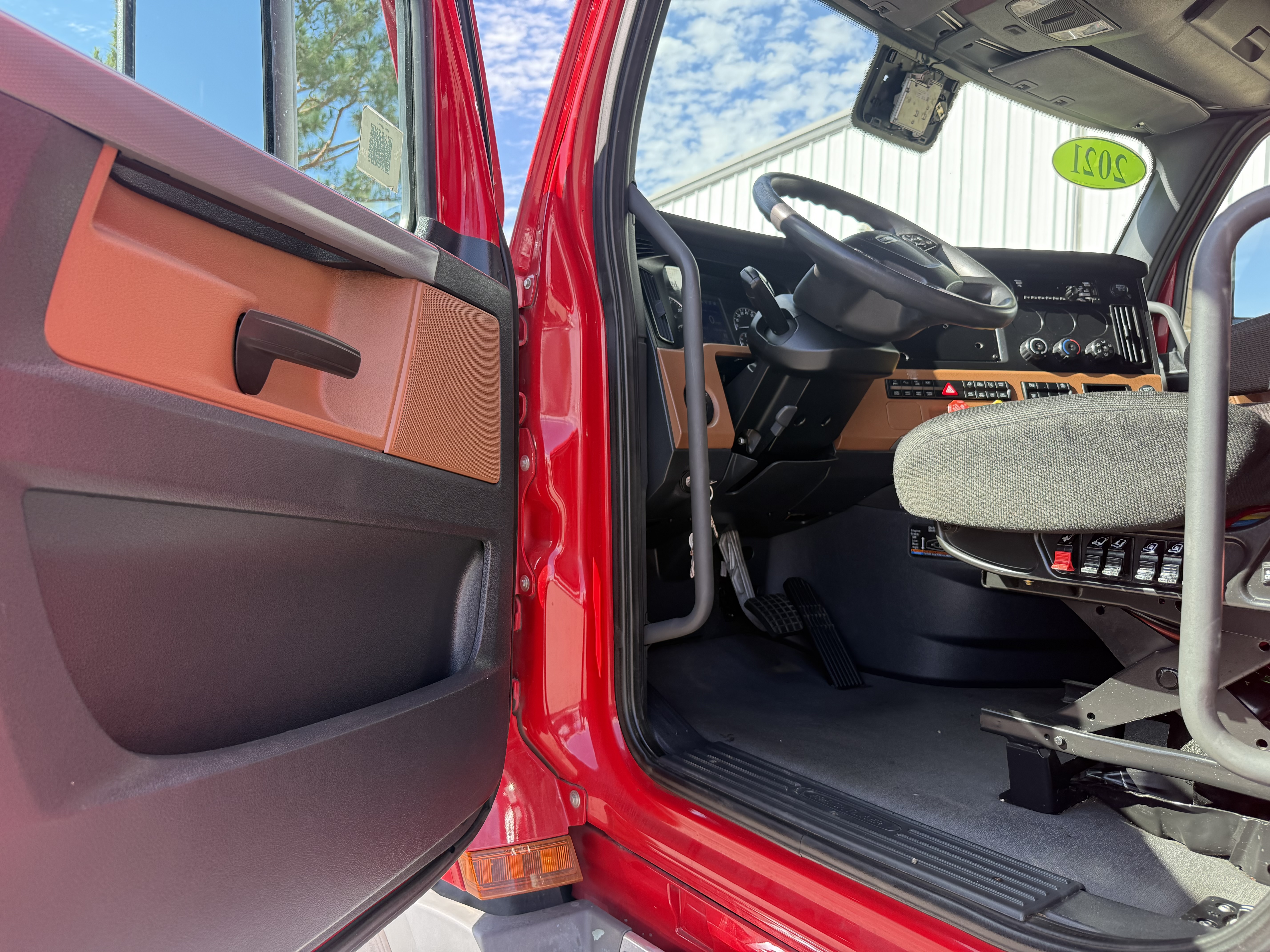 2021 FREIGHTLINER CASCADIA 126SLP - image 18