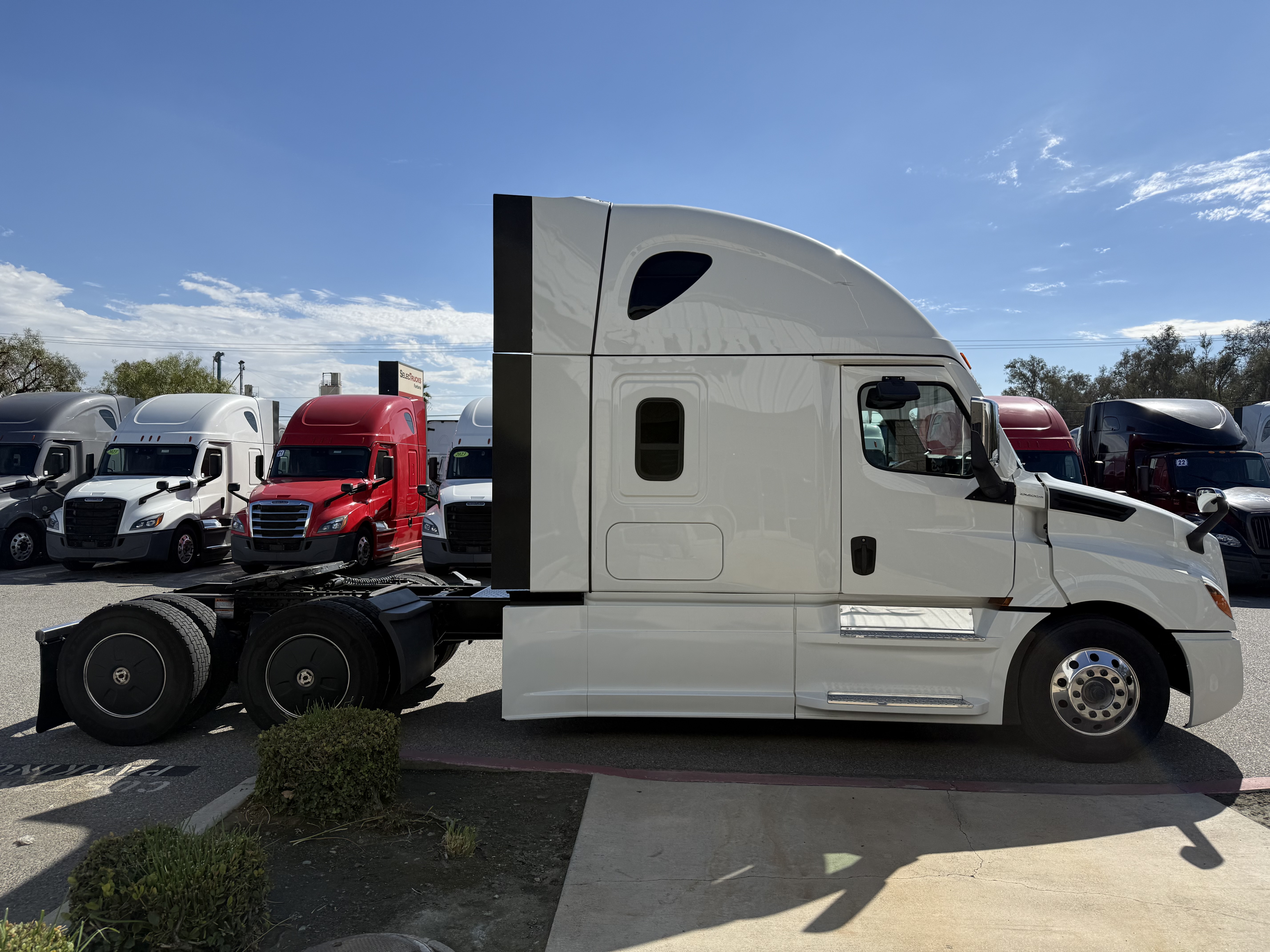 2023 FREIGHTLINER CASCADIA 126SLP - image 7