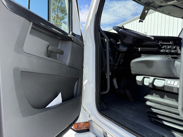 FREIGHTLINER CASCADIA 126SLP 2023