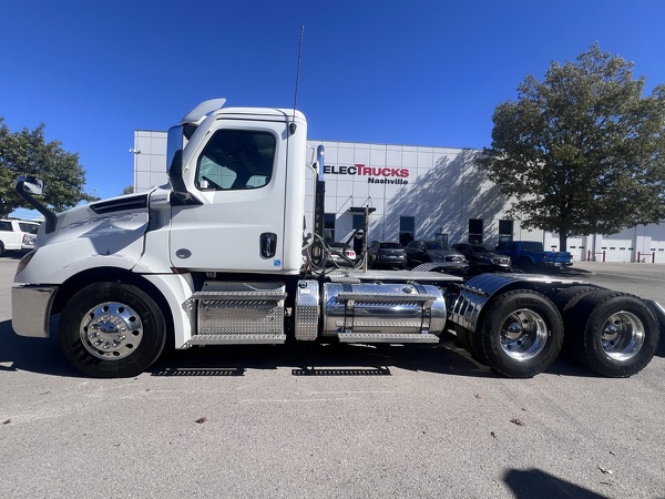 FREIGHTLINER CASCADIA 126DC 2022