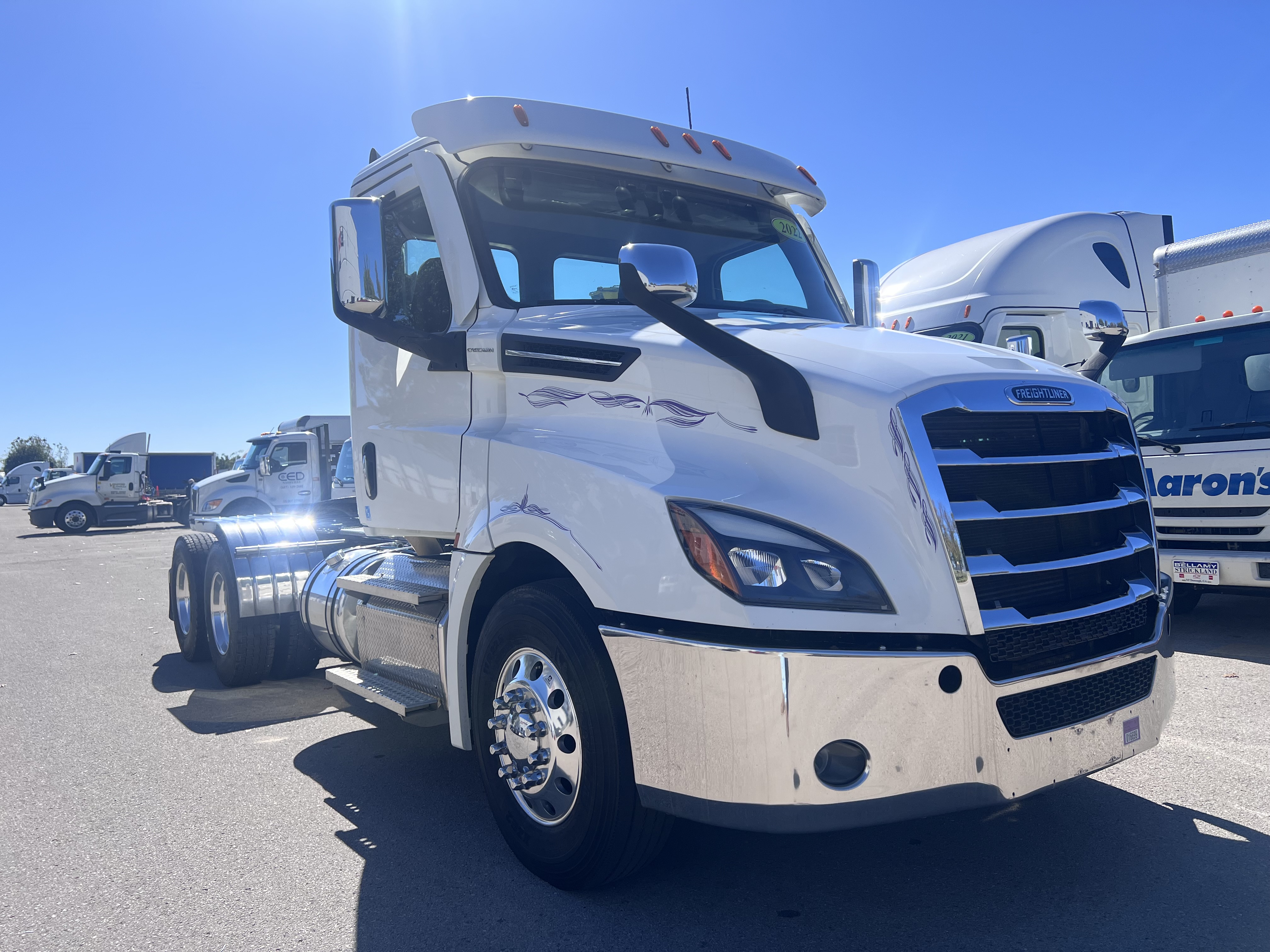 2022 FREIGHTLINER CASCADIA 126DC - image 10