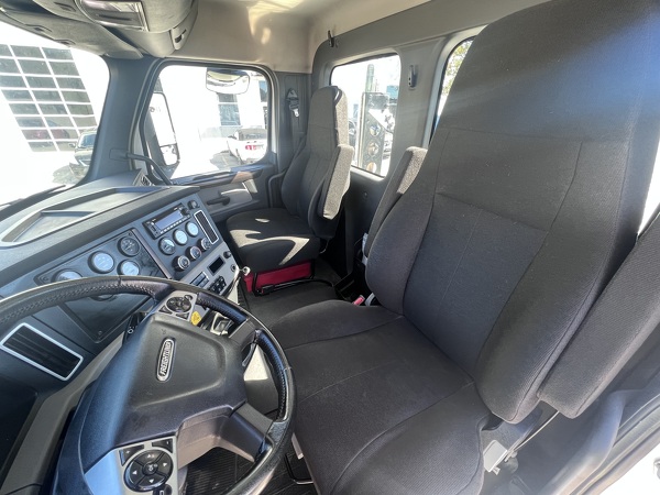 FREIGHTLINER CASCADIA 126DC 2022