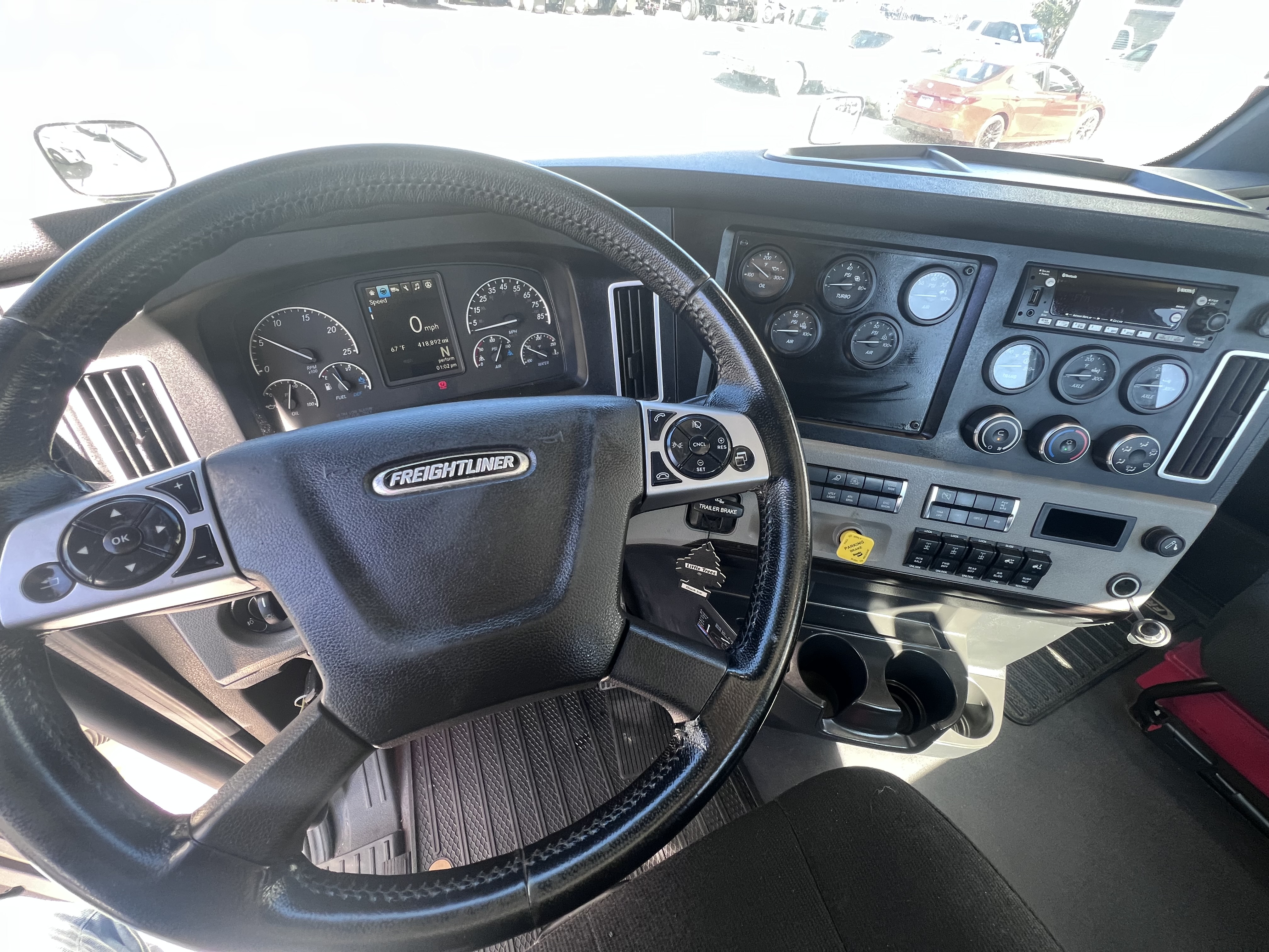 2022 FREIGHTLINER CASCADIA 126DC - image 19