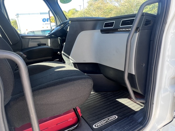 FREIGHTLINER CASCADIA 126DC 2022