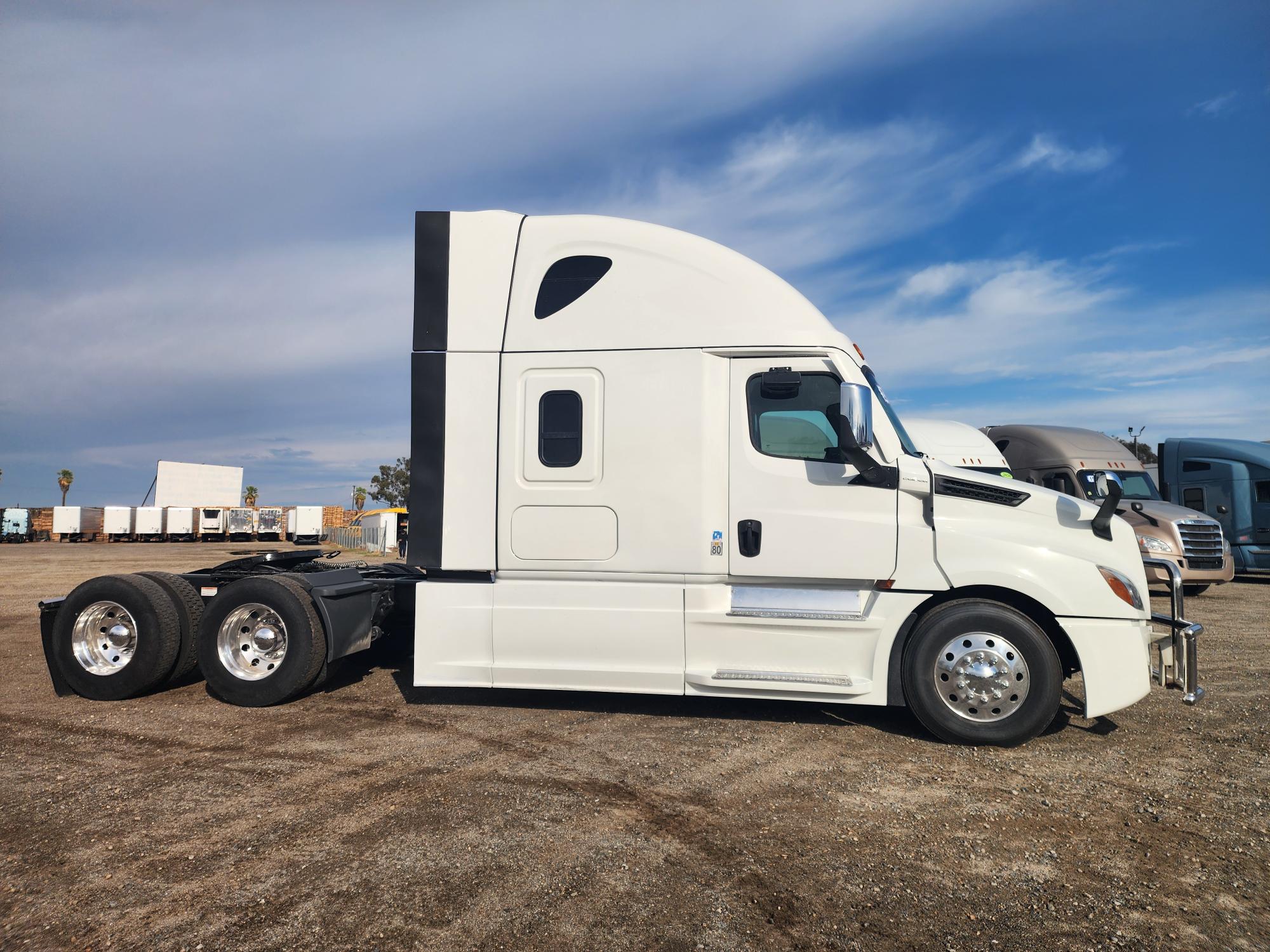 2023 FREIGHTLINER CASCADIA 126SLP - image 3