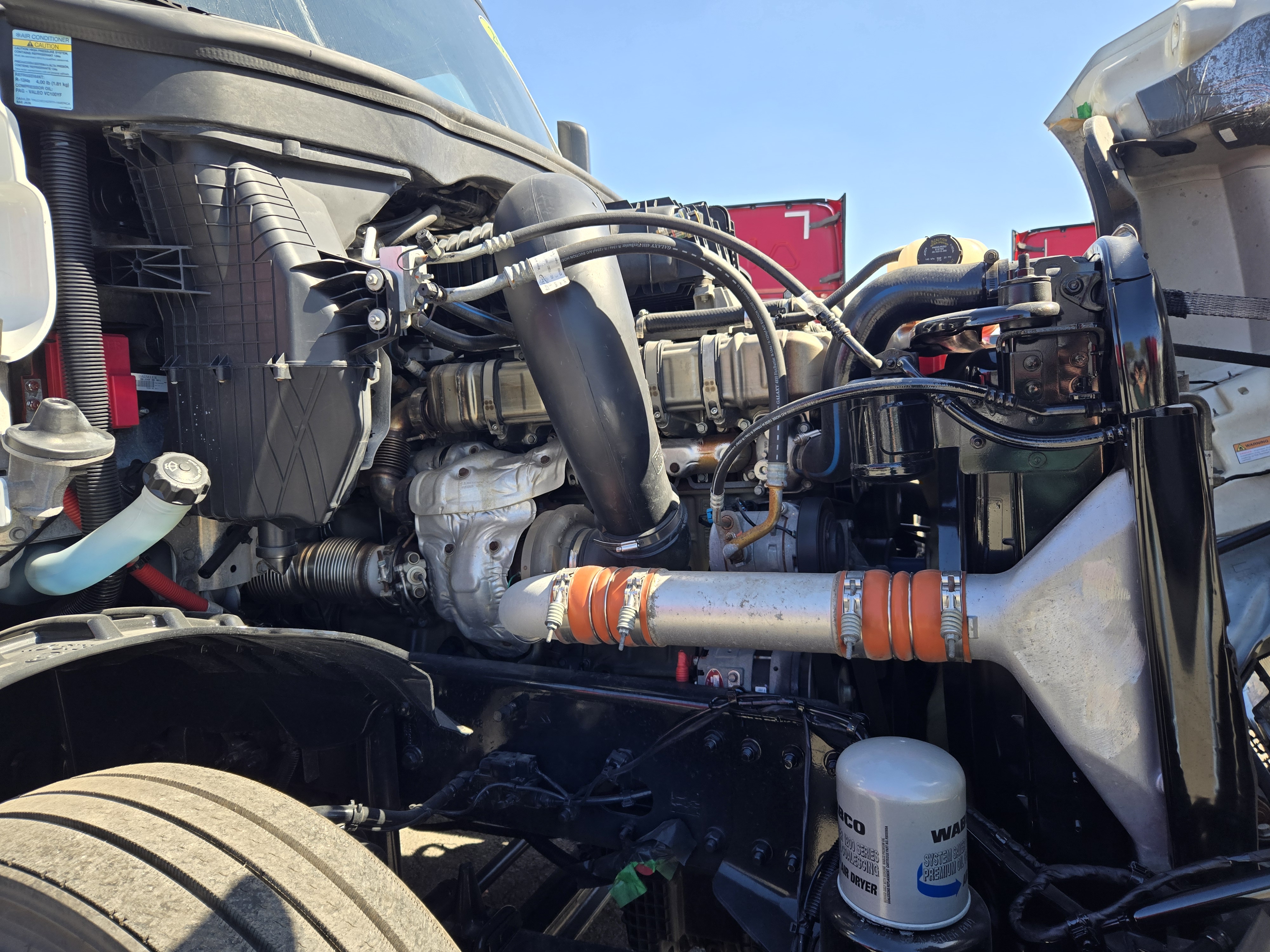 2020 FREIGHTLINER CASCADIA 126SLP - image 9