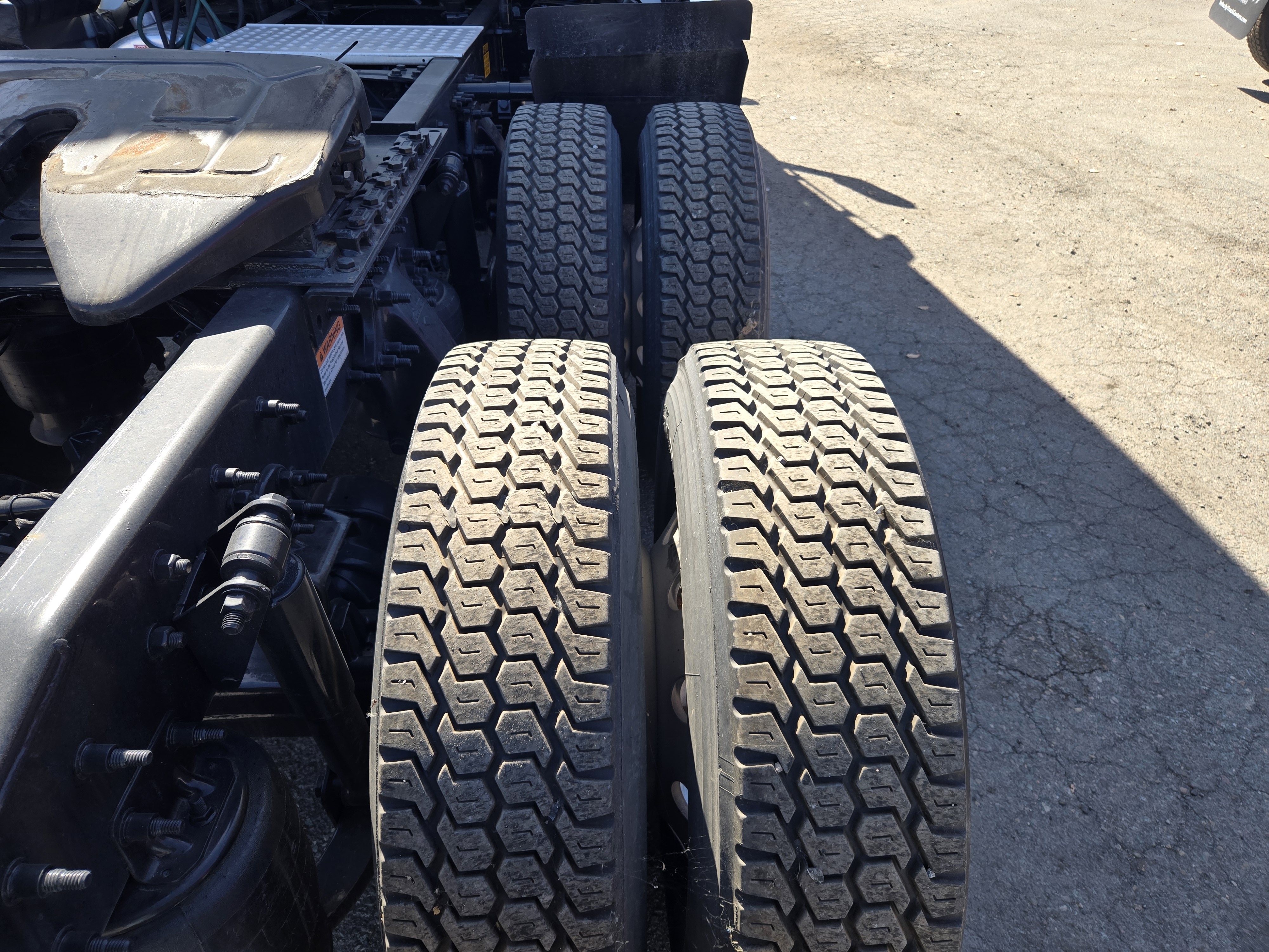 2020 FREIGHTLINER CASCADIA 126SLP - image 13