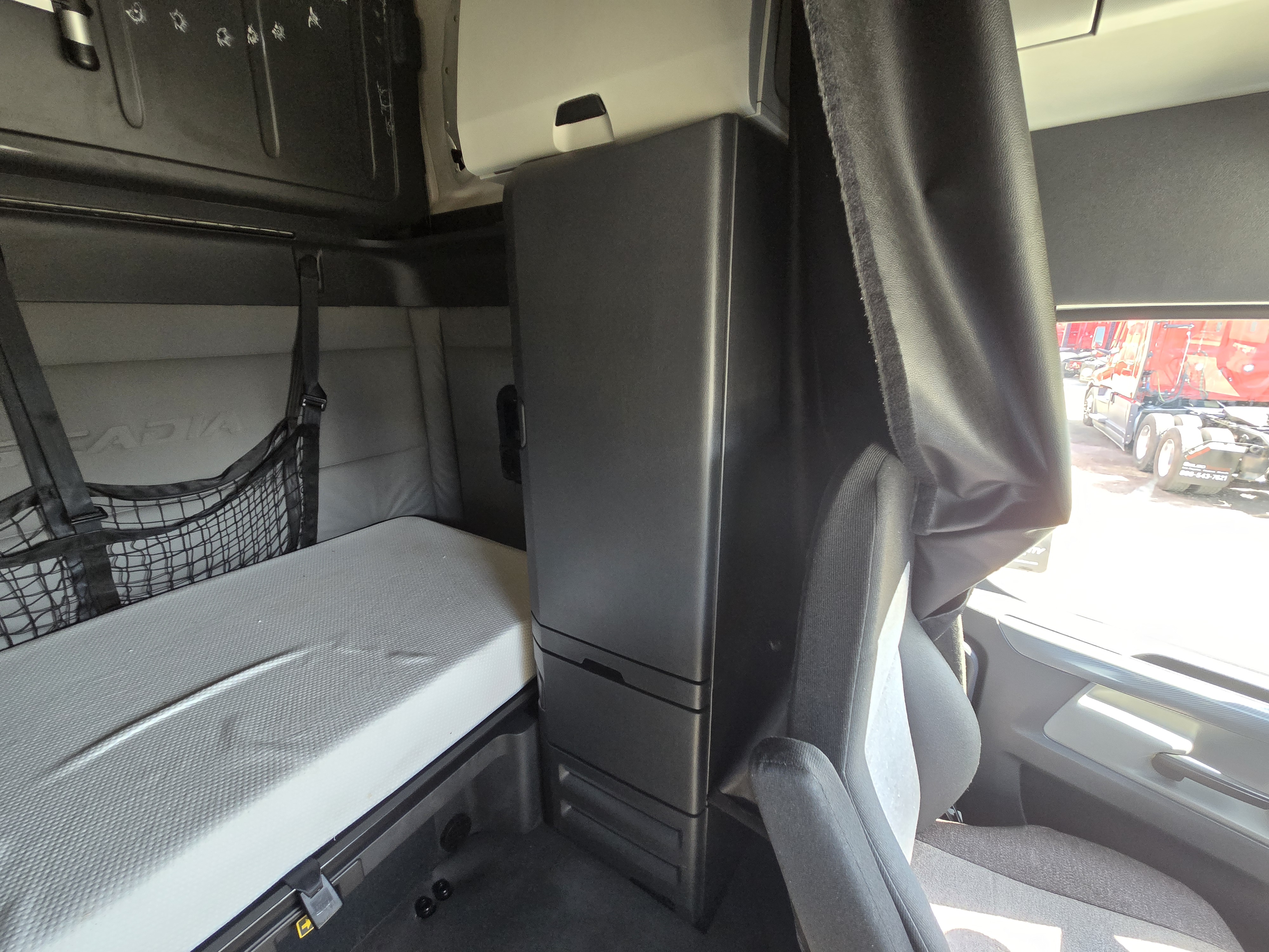 2020 FREIGHTLINER CASCADIA 126SLP - image 21