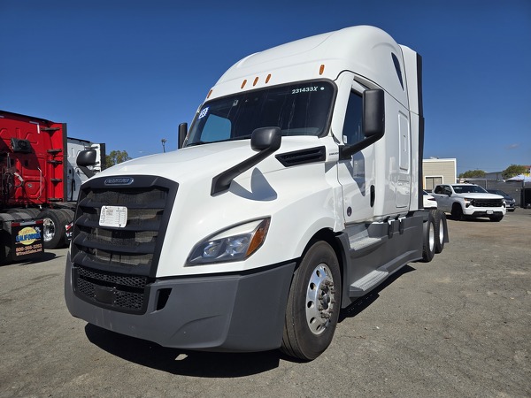 FREIGHTLINER CASCADIA 126SLP 